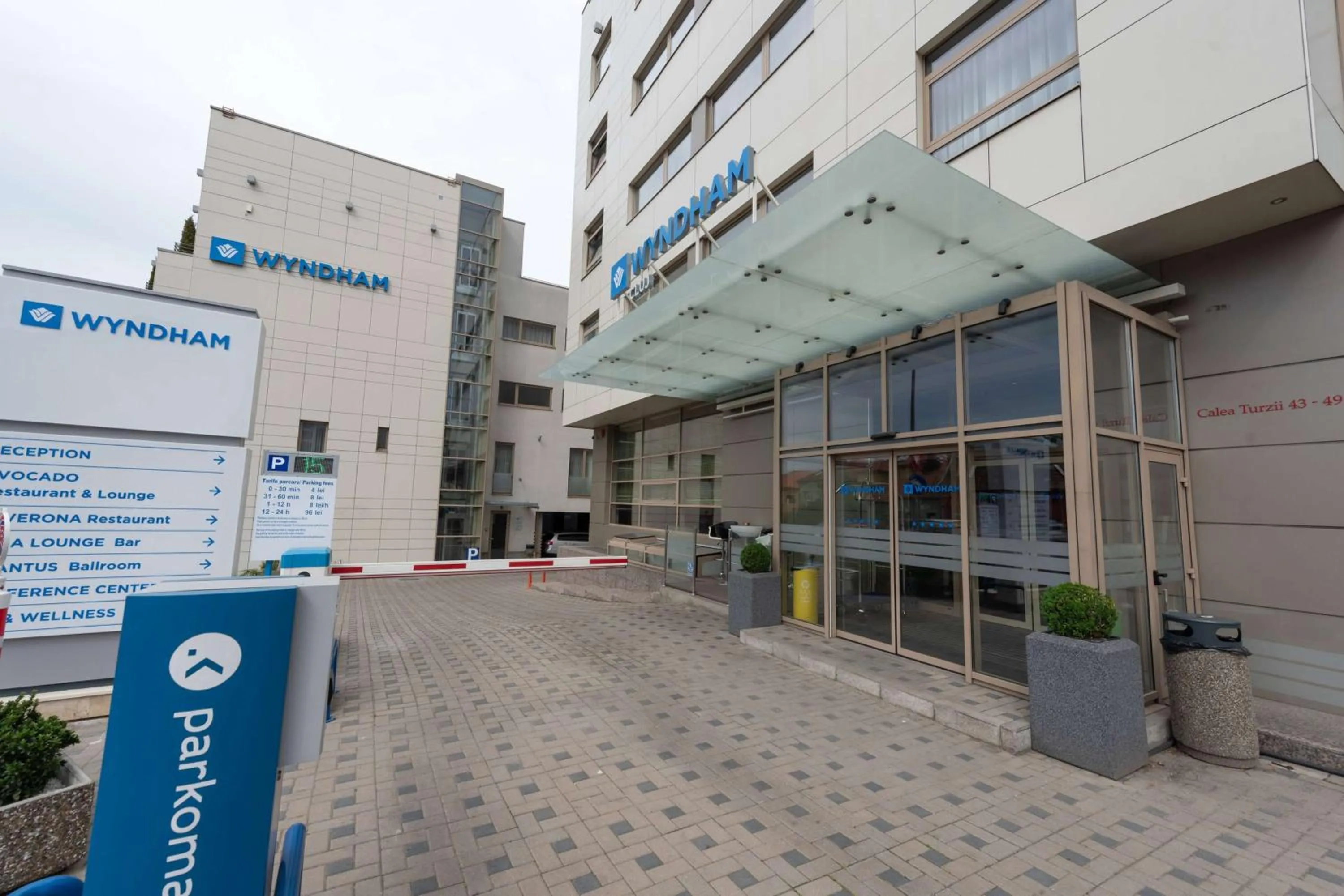 Property building in Wyndham Cluj