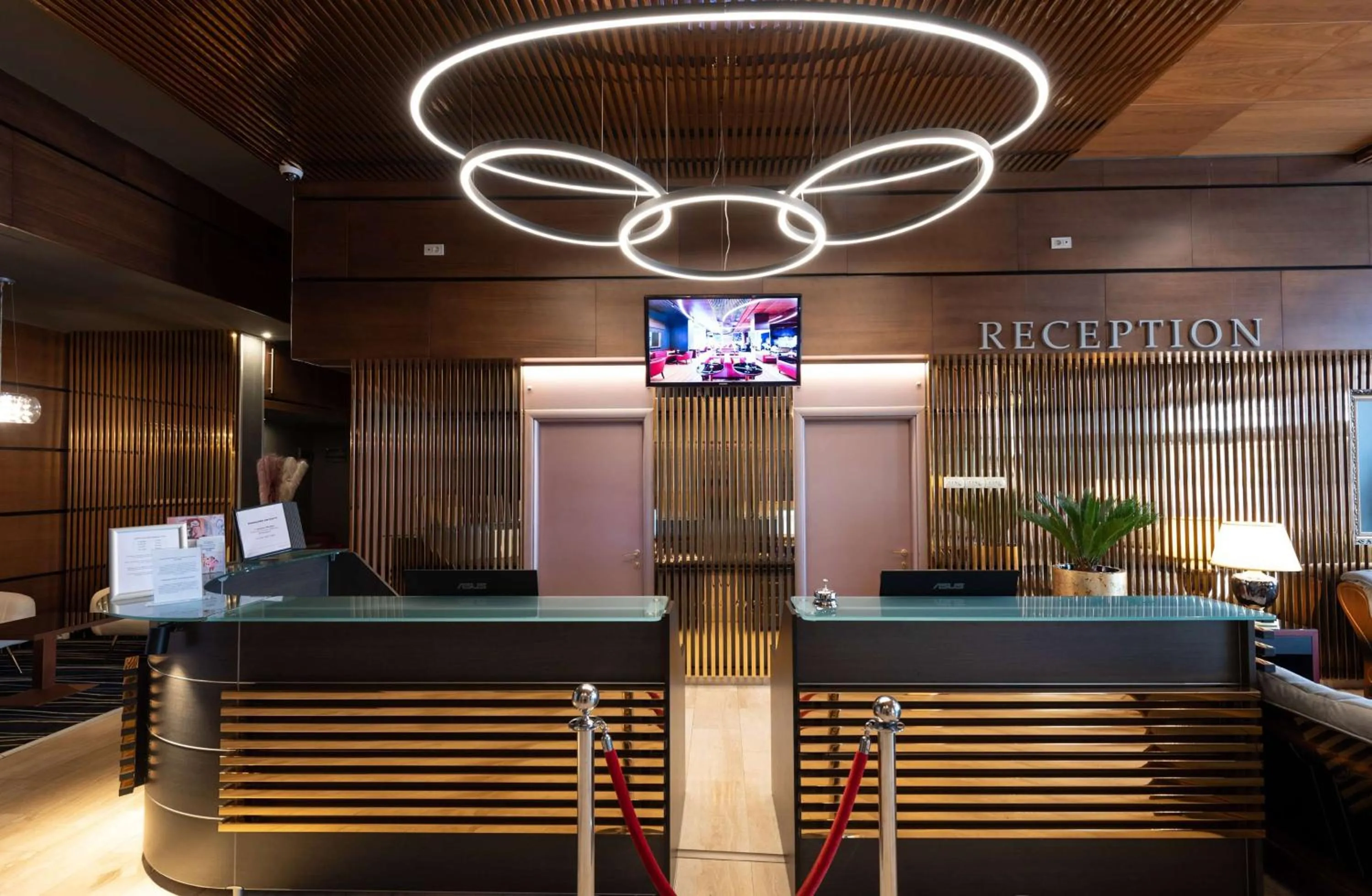 Lobby or reception in Wyndham Cluj