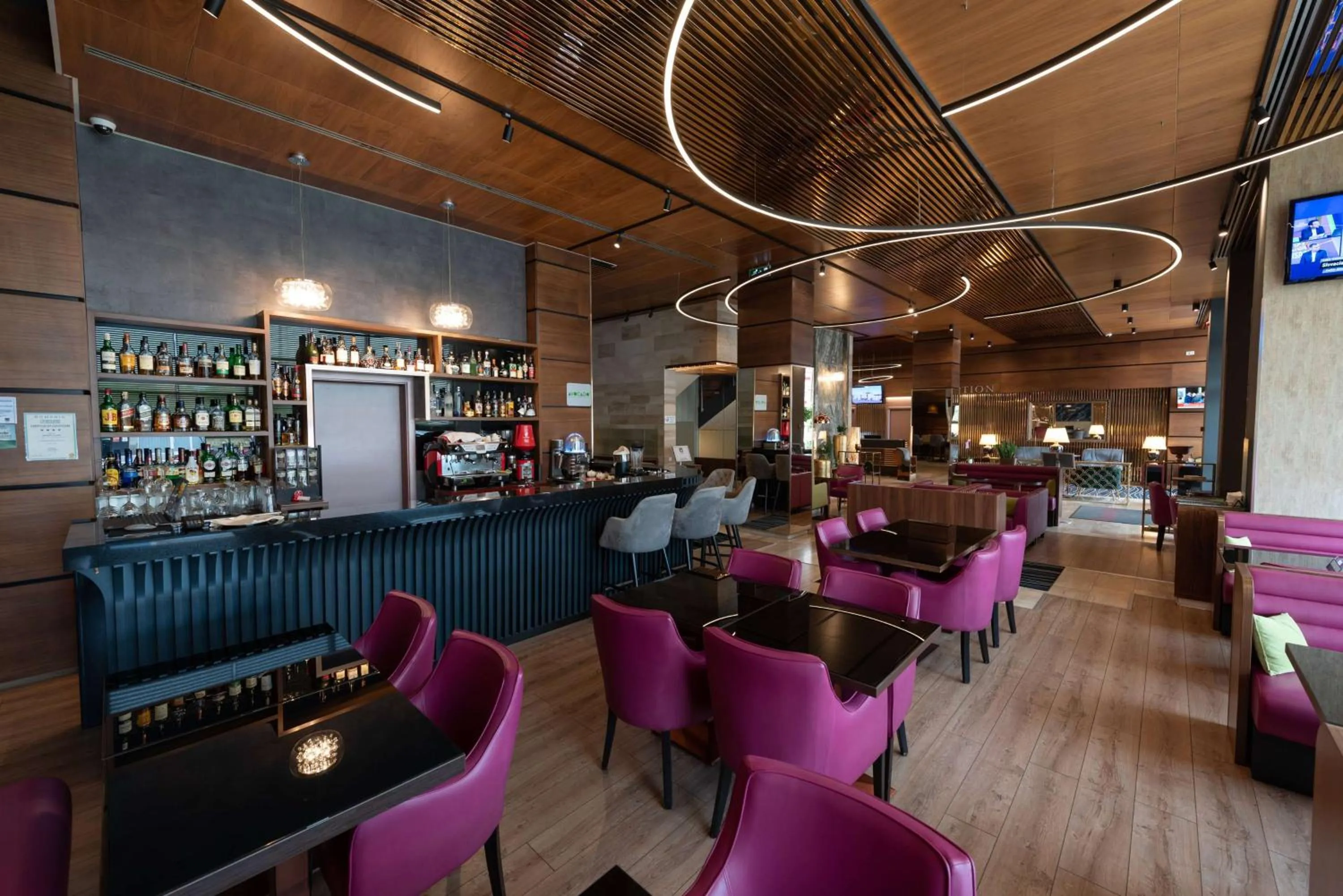 Restaurant/places to eat in Wyndham Cluj