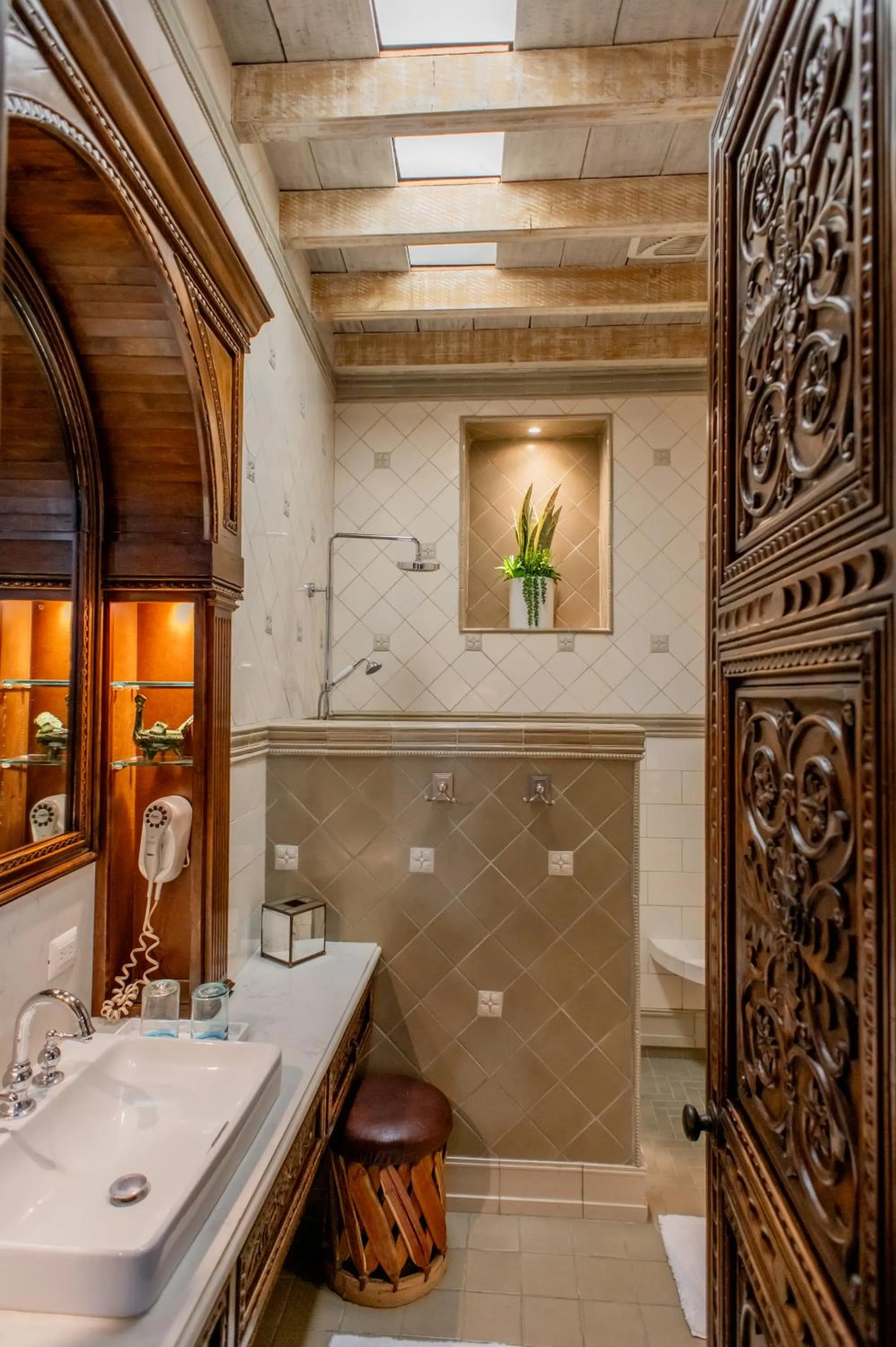 Shower in Casa Sollano 34