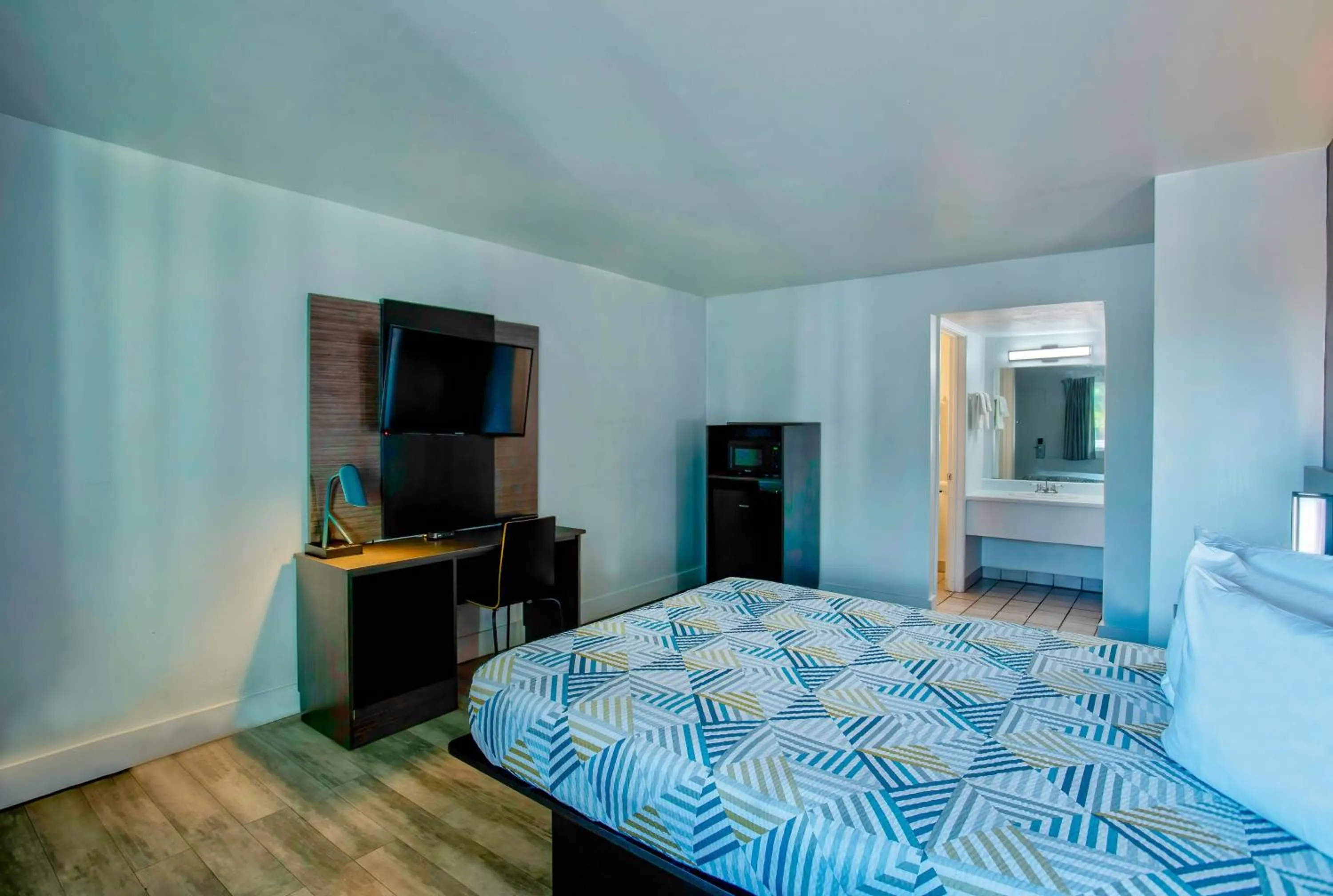 Bedroom, Bed in Motel 6 Tucson, AZ - East Williams Center