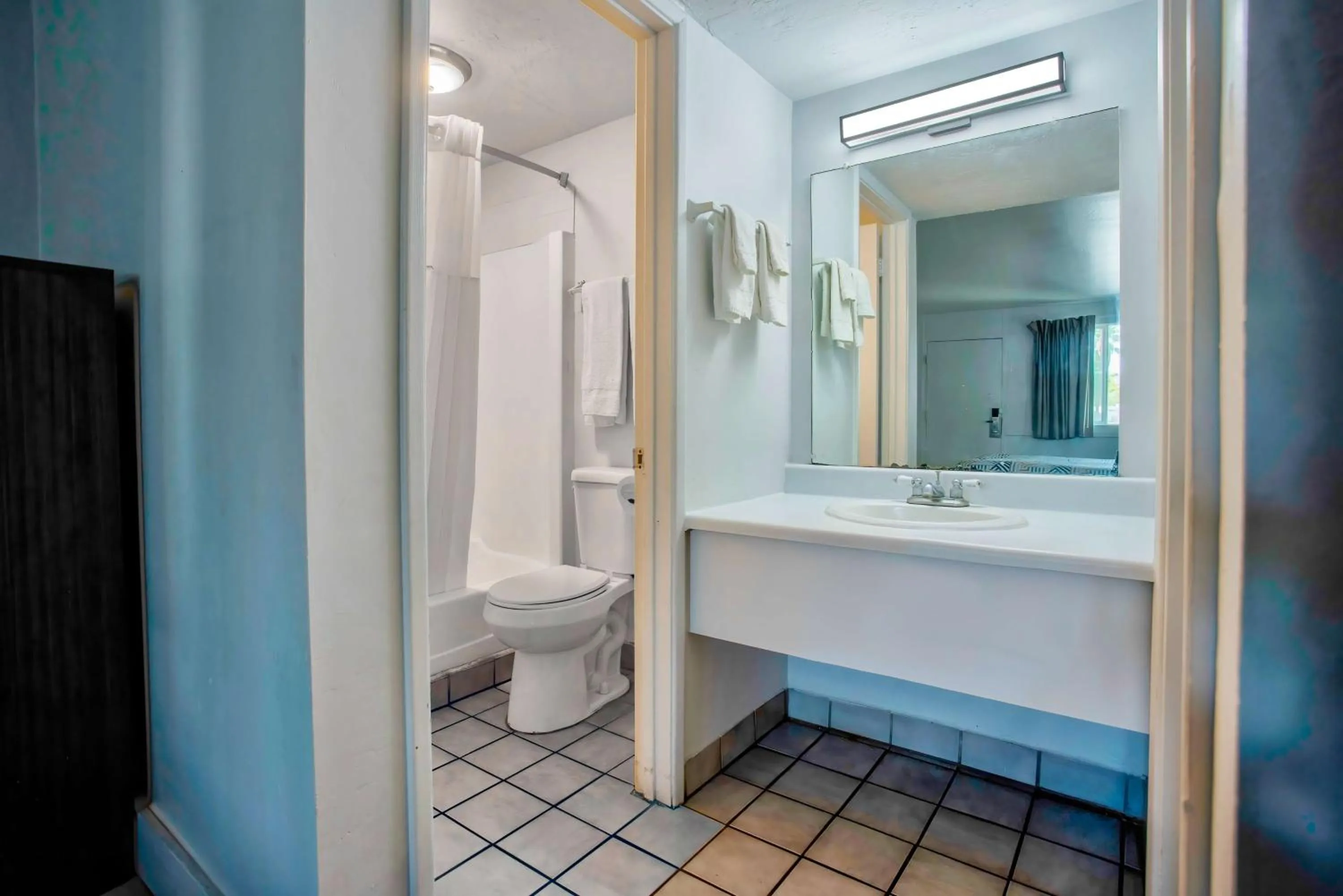 Bathroom in Motel 6 Tucson, AZ - East Williams Center