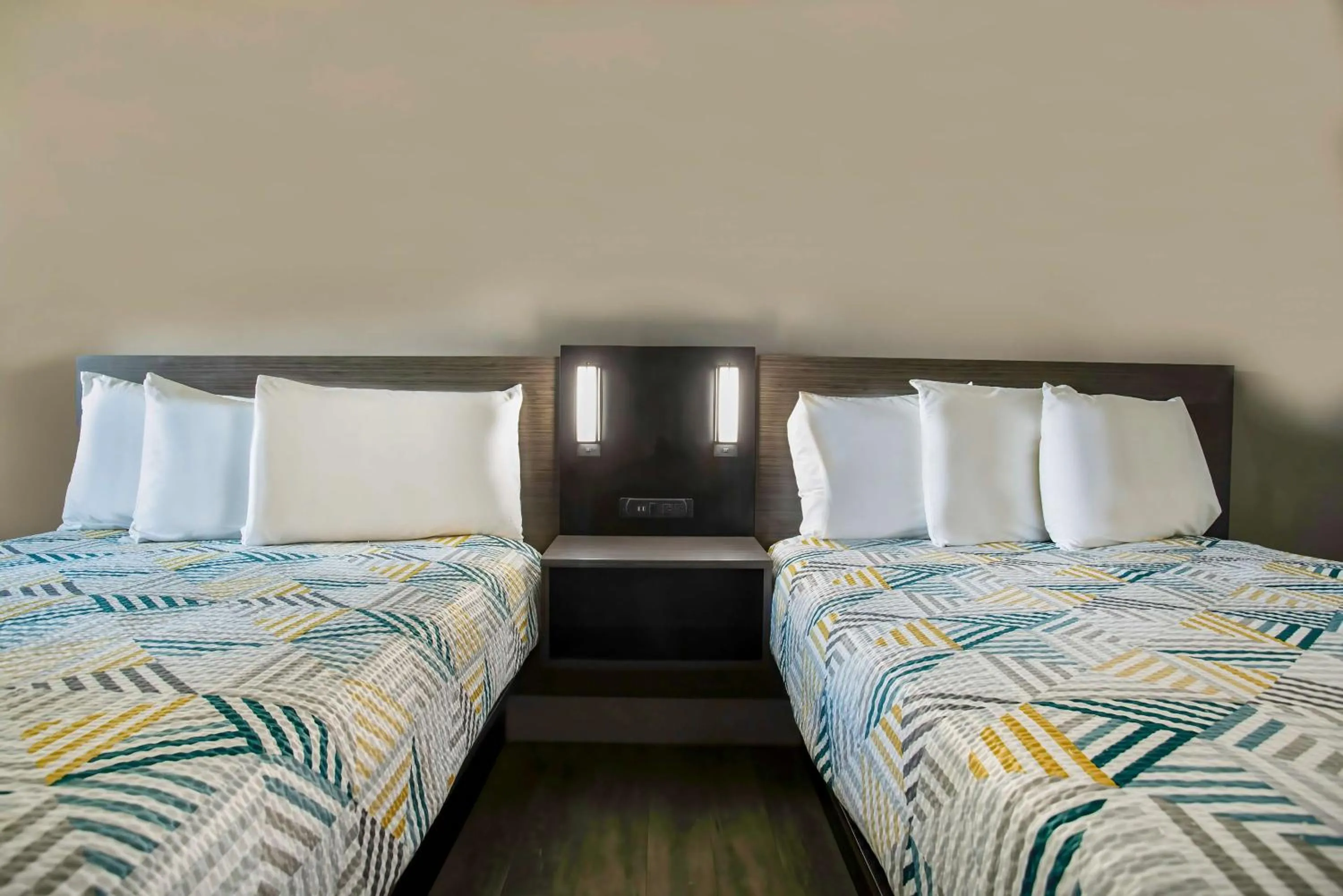 Bedroom, Bed in Motel 6 Tucson, AZ - East Williams Center