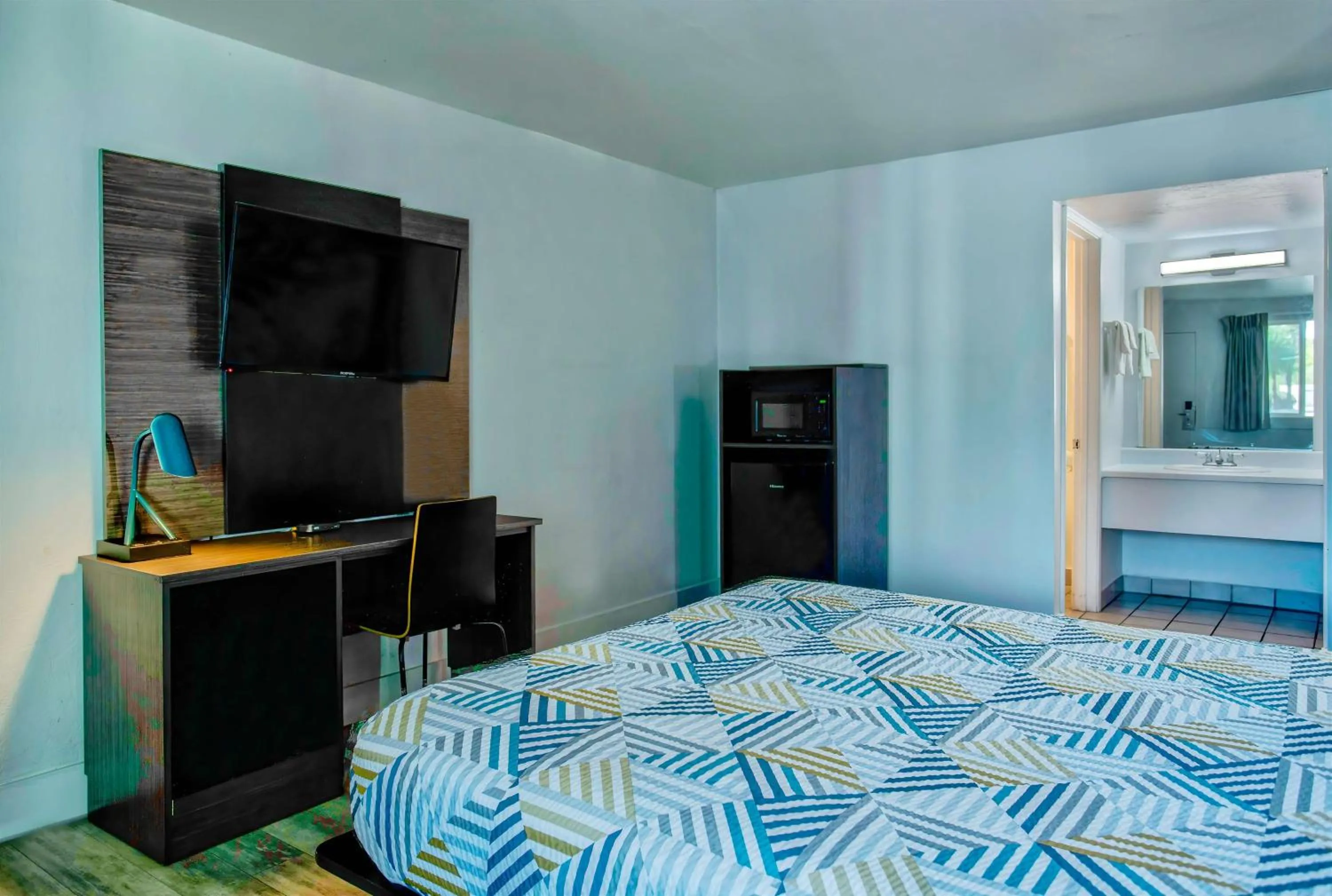 Bedroom, Bed in Motel 6 Tucson, AZ - East Williams Center