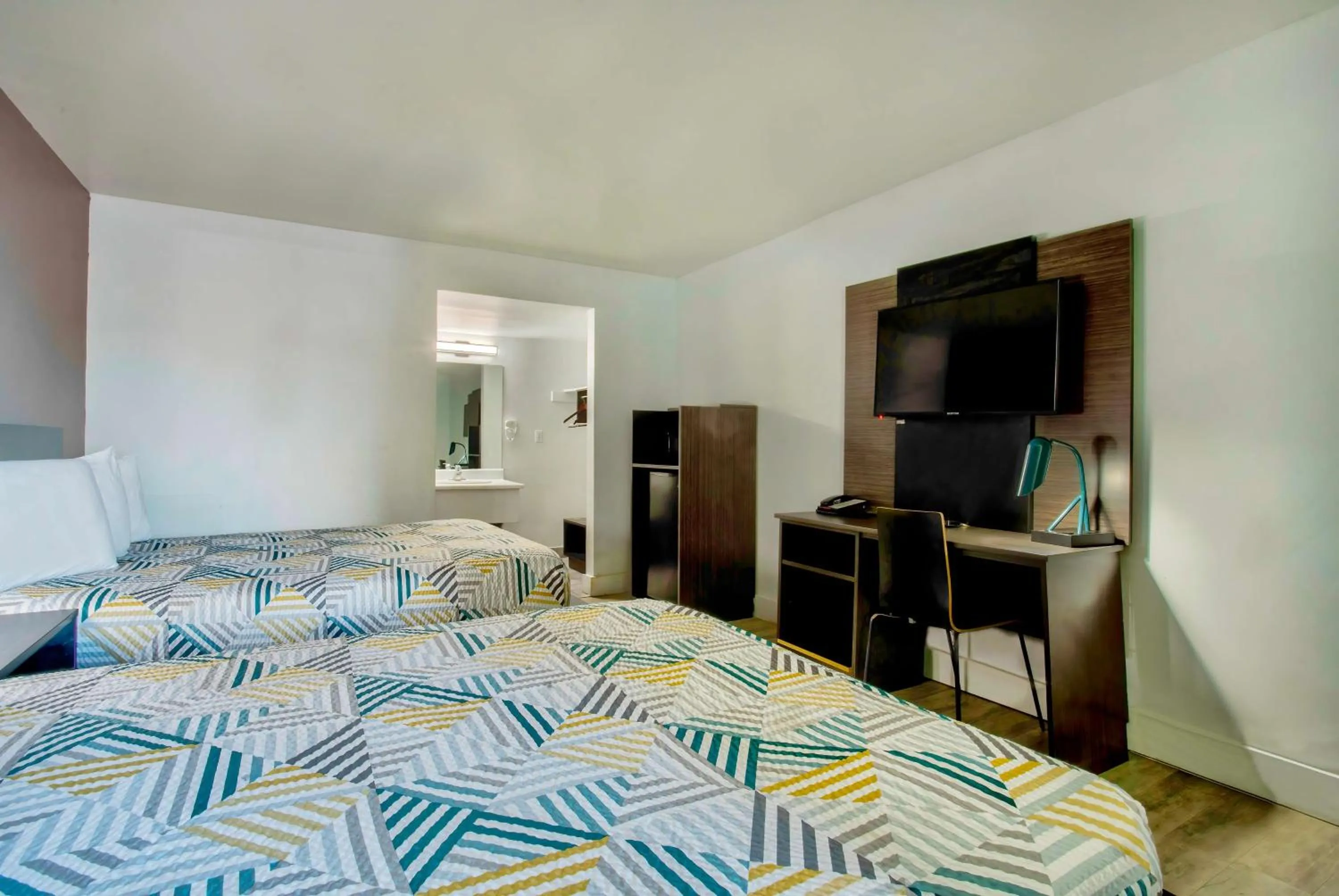 Bedroom, Bed in Motel 6 Tucson, AZ - East Williams Center