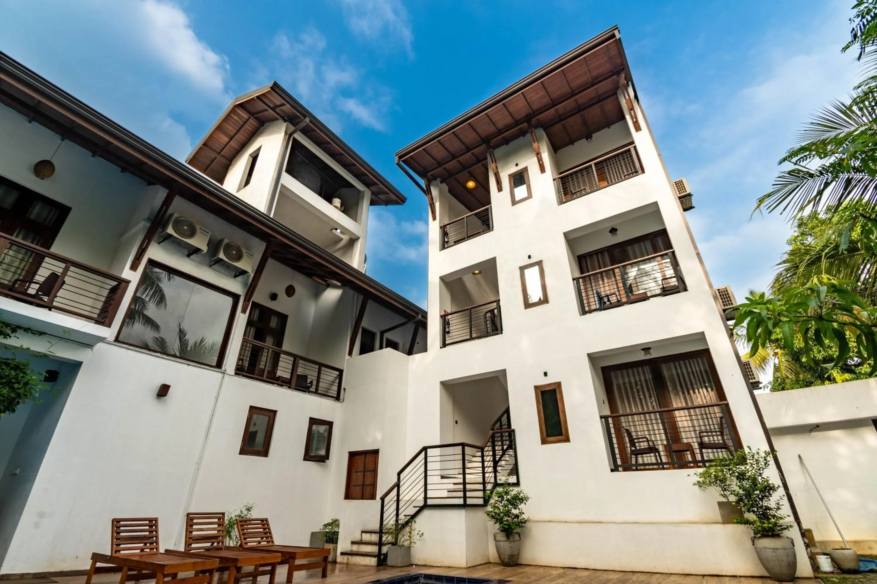 Property building in Hotel Bella Vista