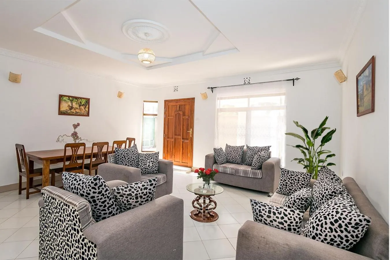 Communal lounge/ TV room in Mama Wilsen House