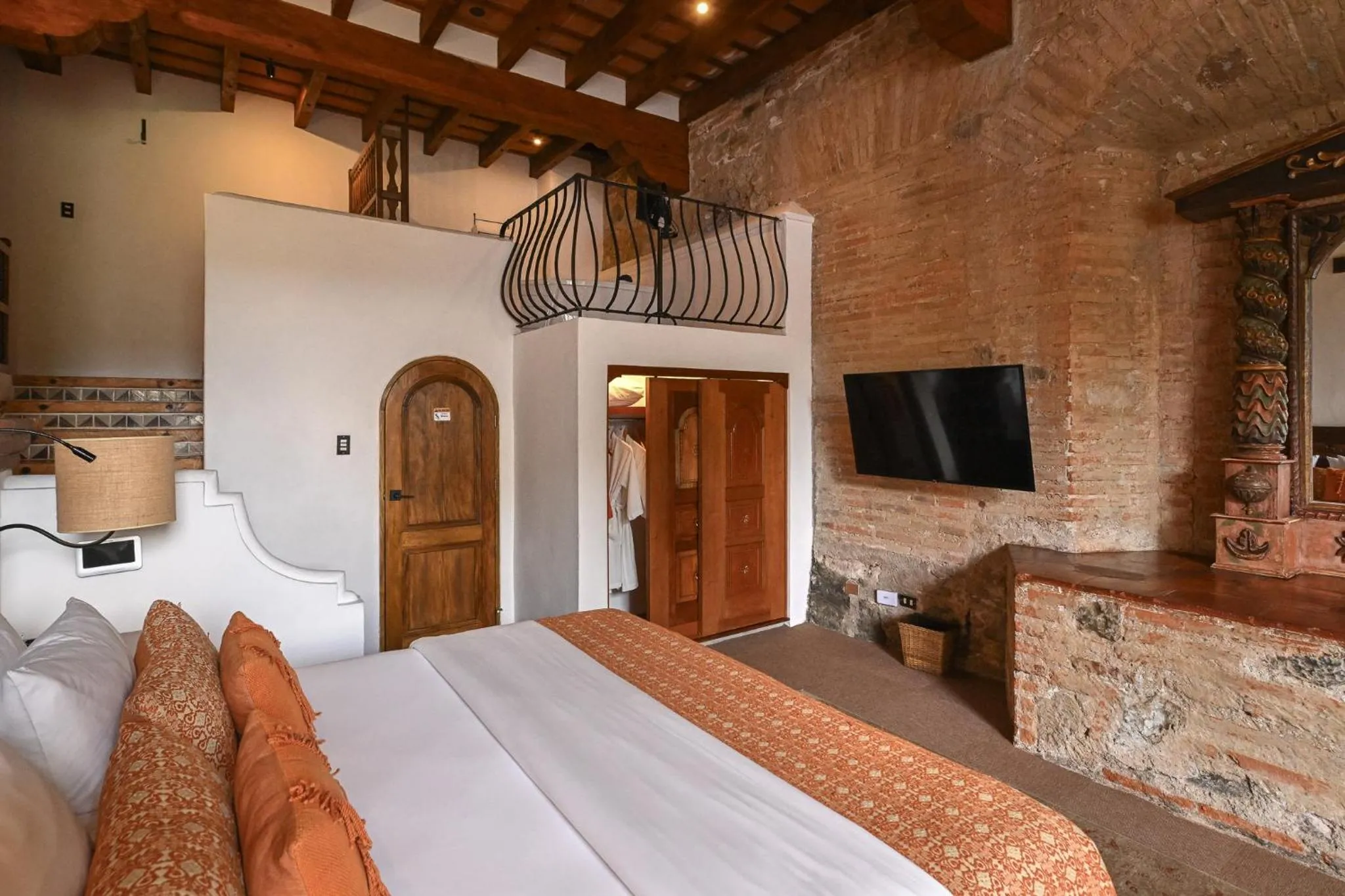 Photo of the whole room, Bed in Hotel Museo Spa Casa Santo Domingo