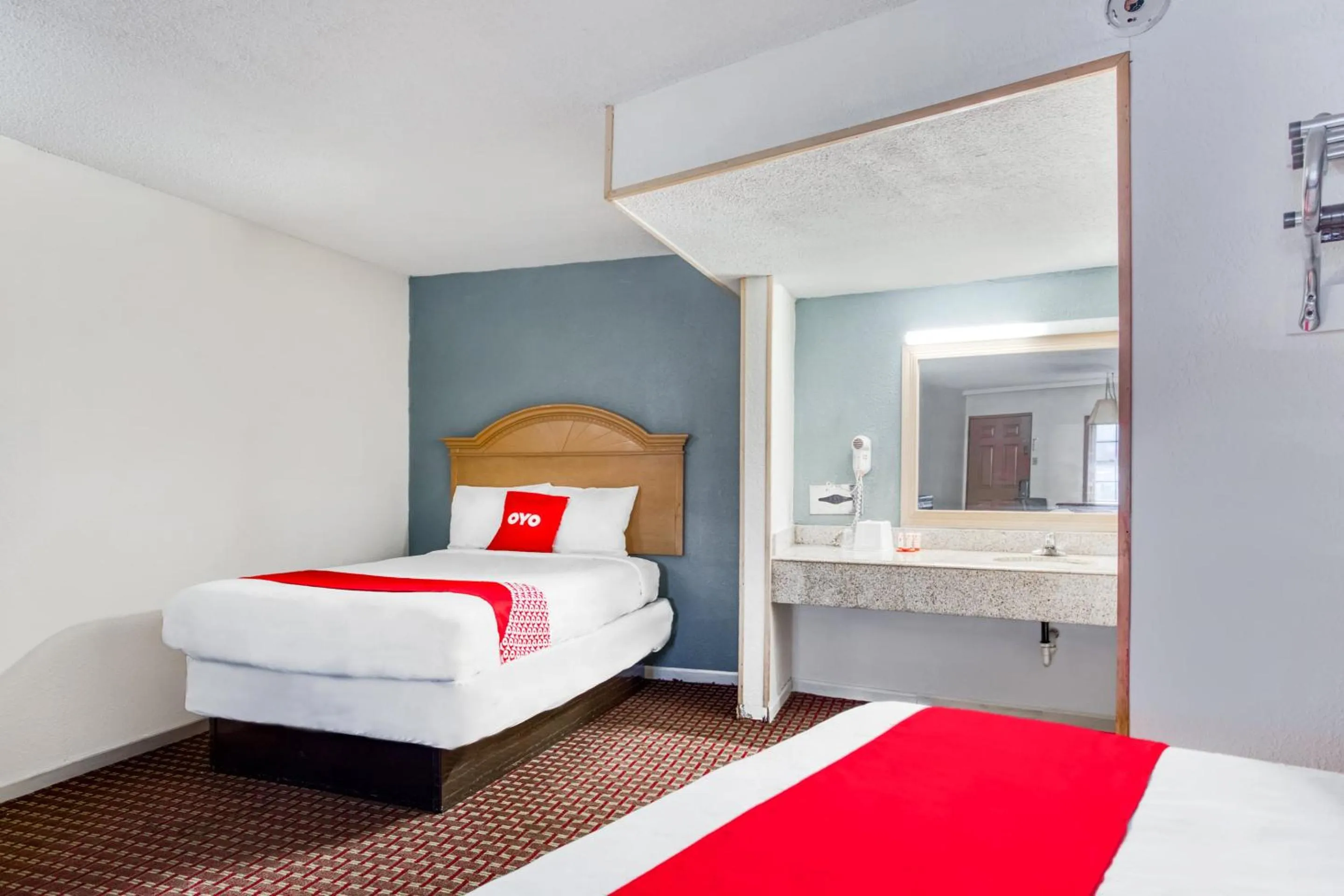 Bedroom, Bed in OYO Hotel Bald Knob AR Hwy 64