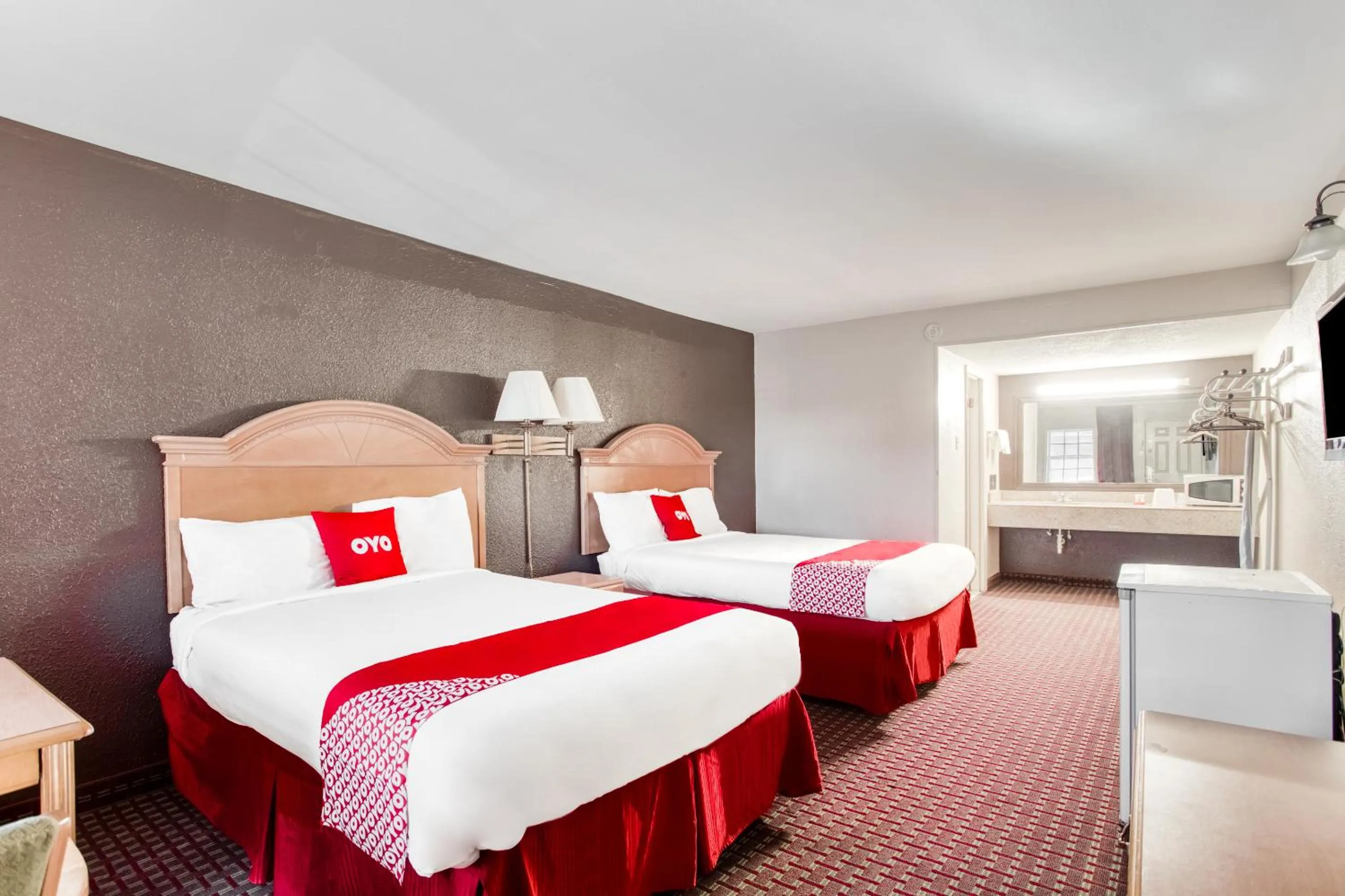 Bedroom, Bed in OYO Hotel Bald Knob AR Hwy 64