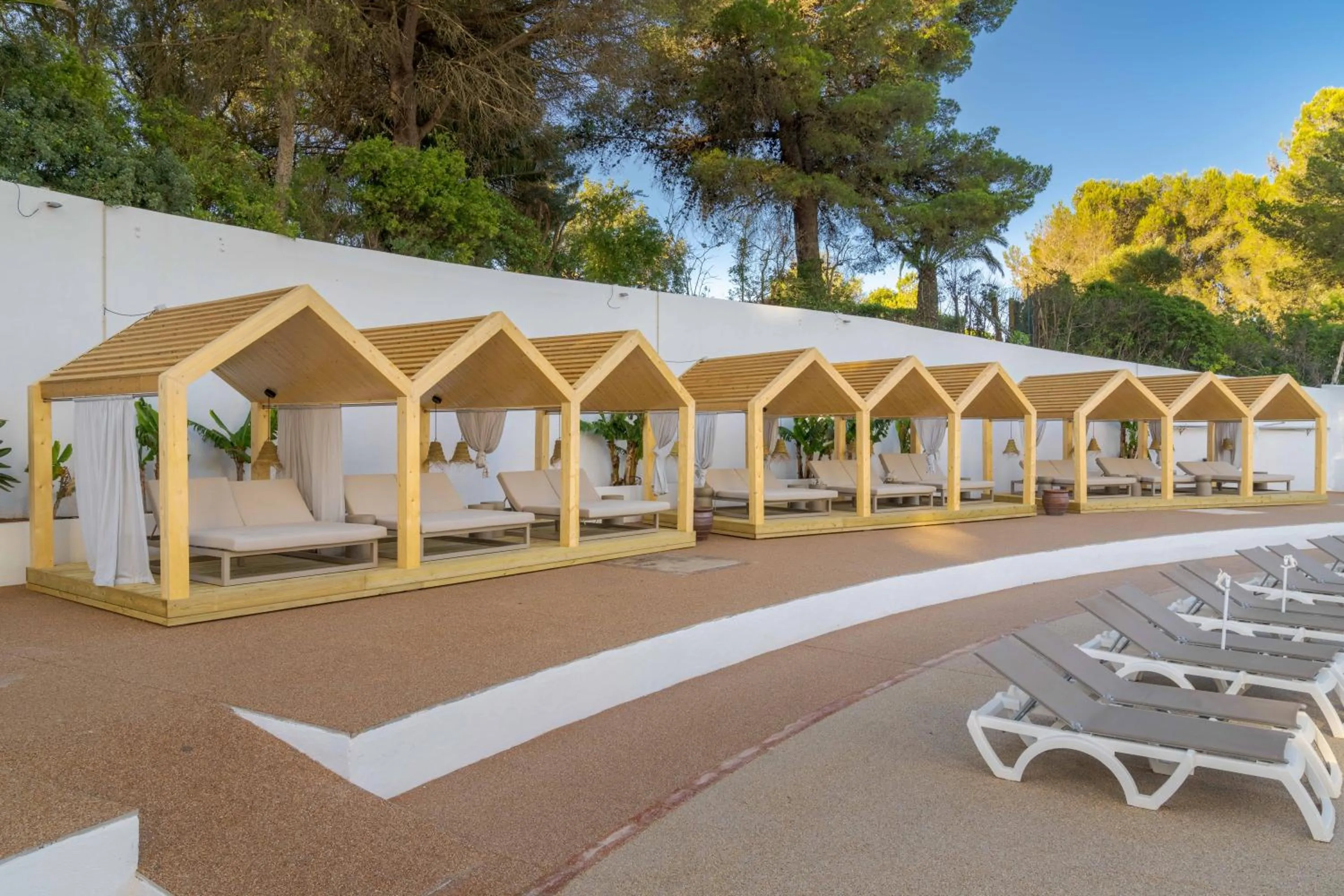 Swimming pool in Pestana Blue Alvor Beach - All Inclusive Hotel