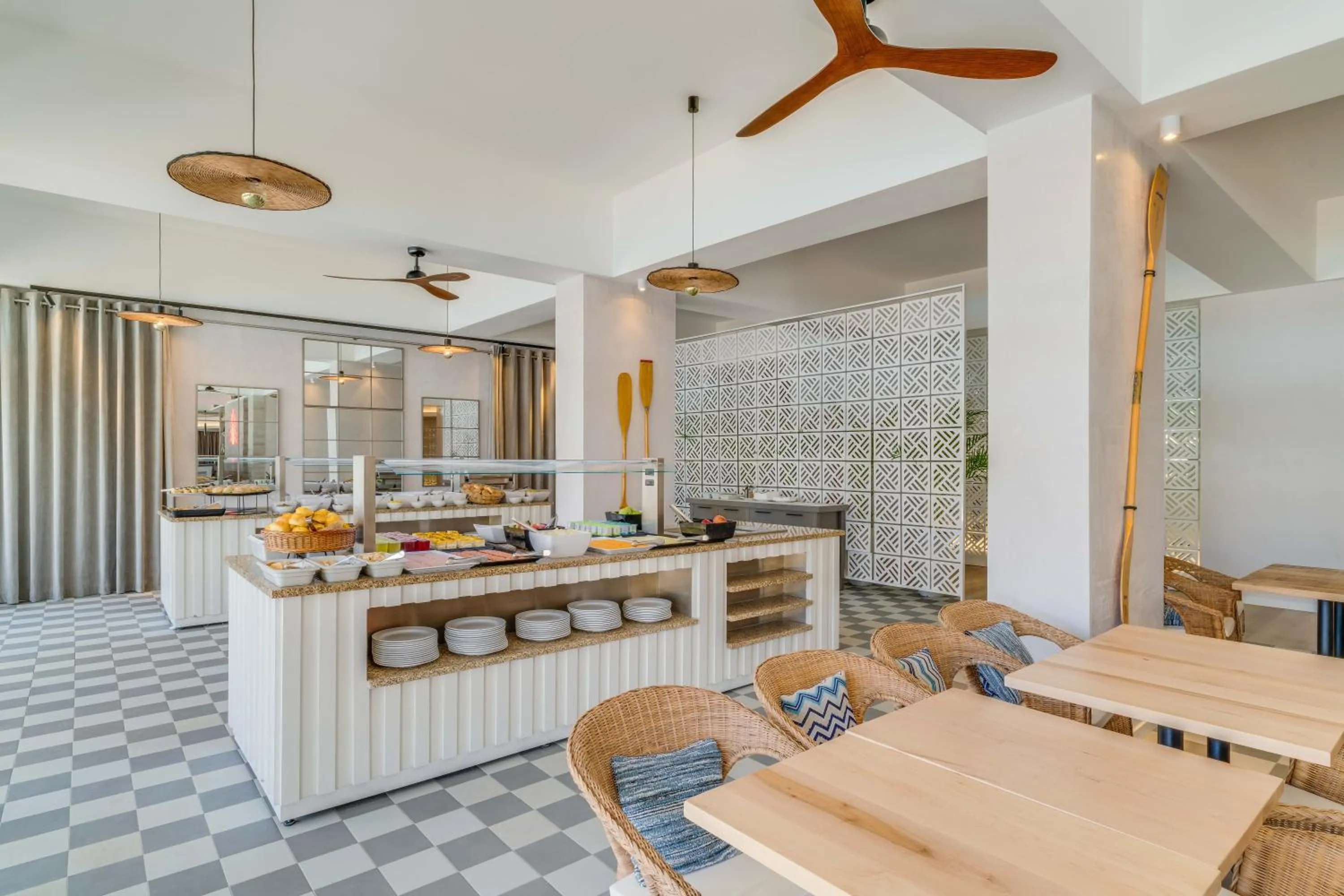 Dining area in Pestana Blue Alvor Beach - All Inclusive Hotel