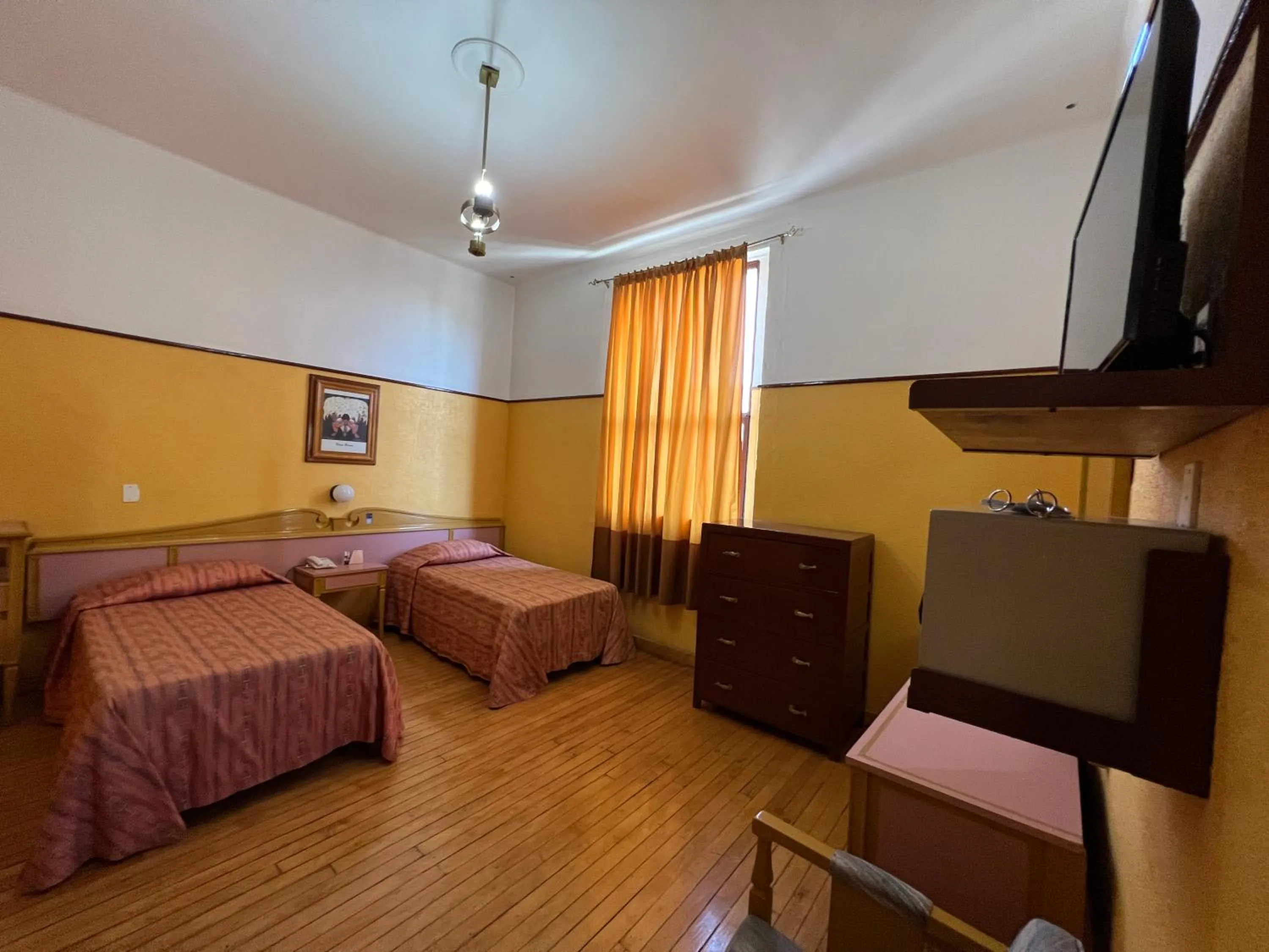 Photo of the whole room, Bed in Hotel Isabel