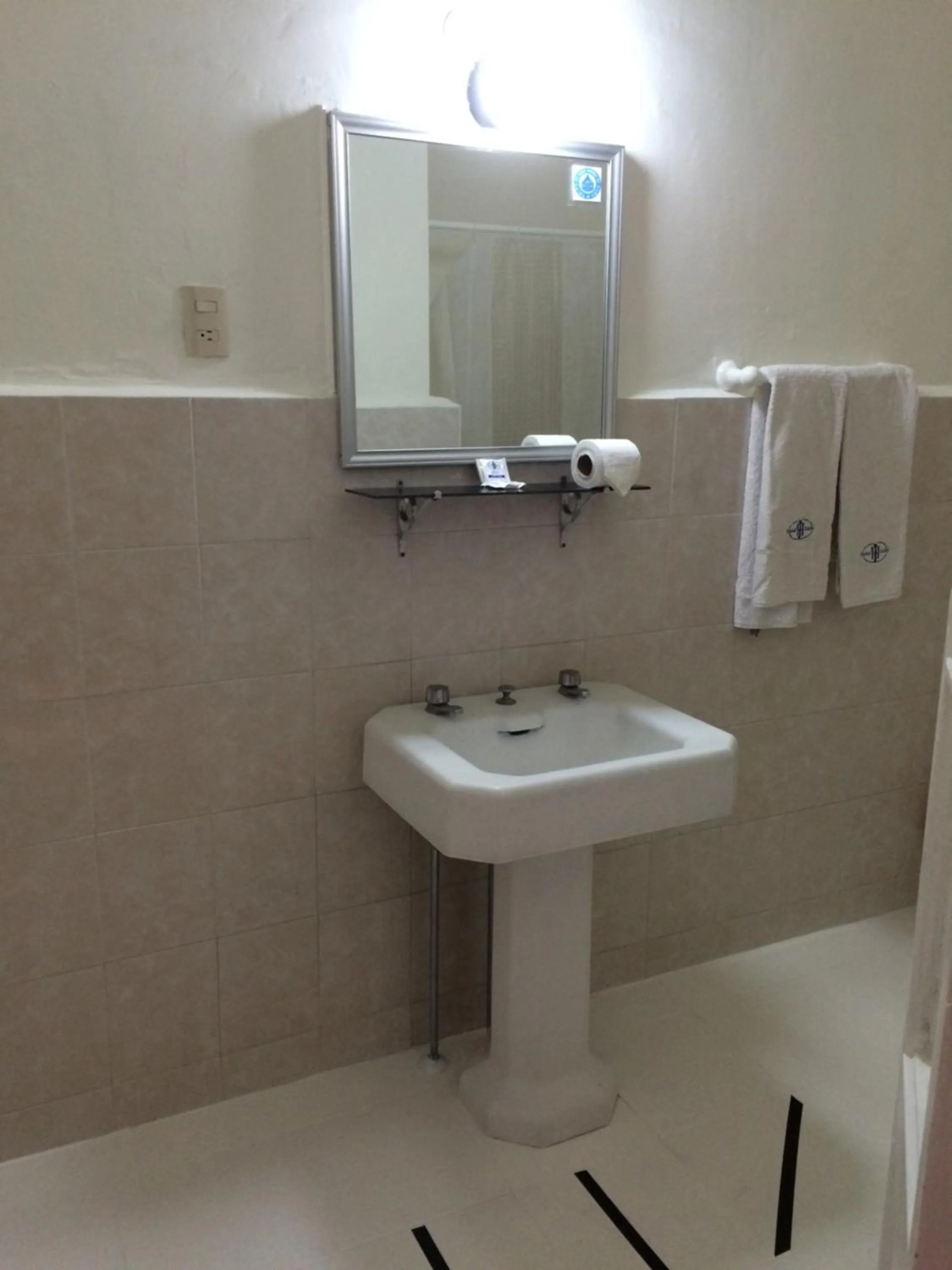 Bathroom in Hotel Isabel