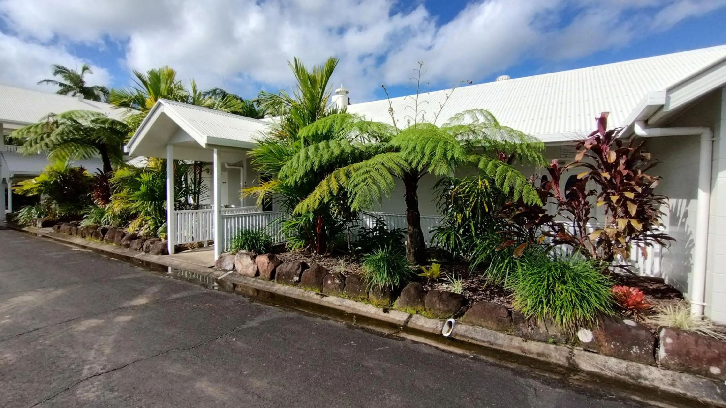 Garden in Tully Motel