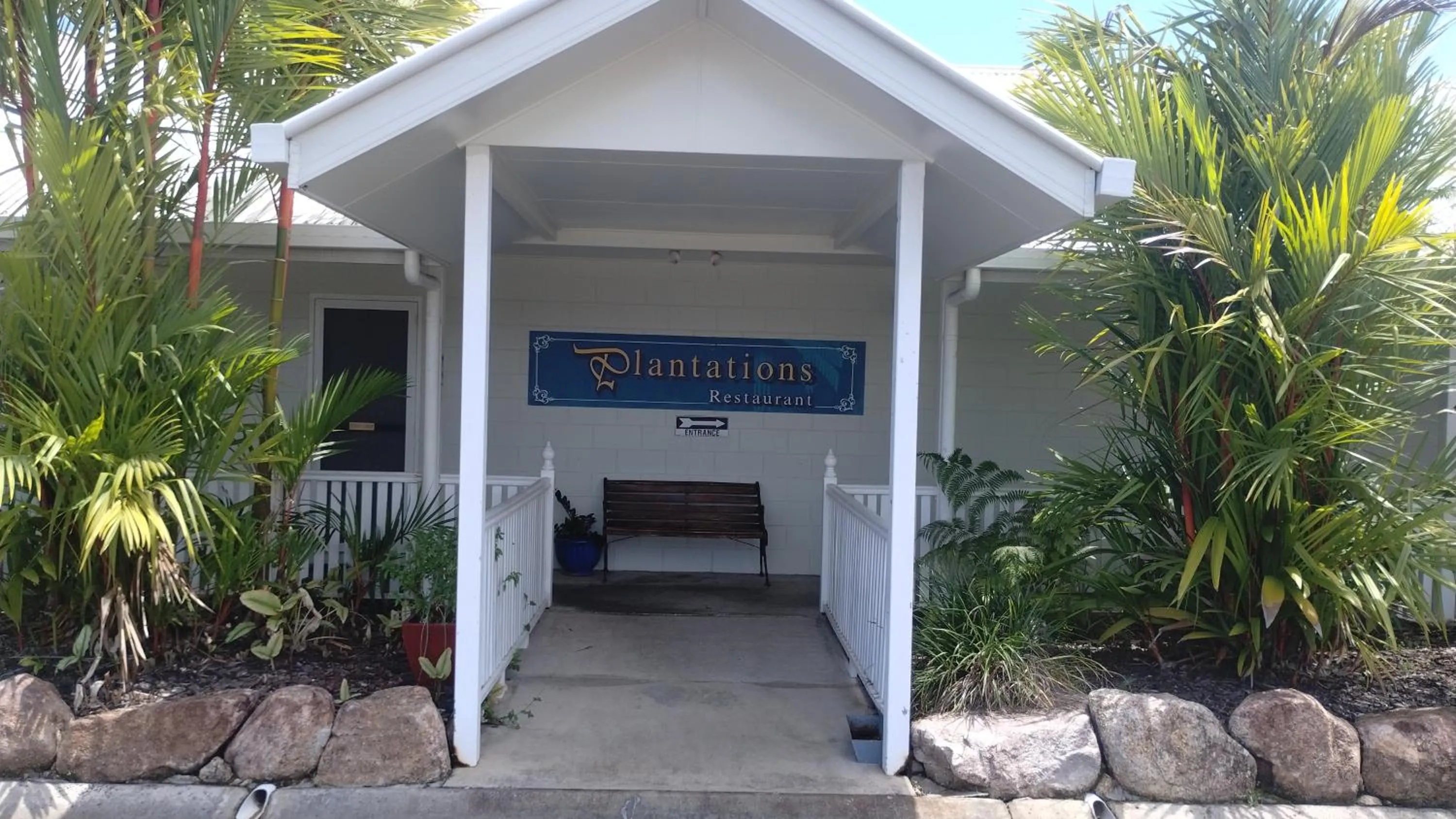 Restaurant/places to eat in Tully Motel