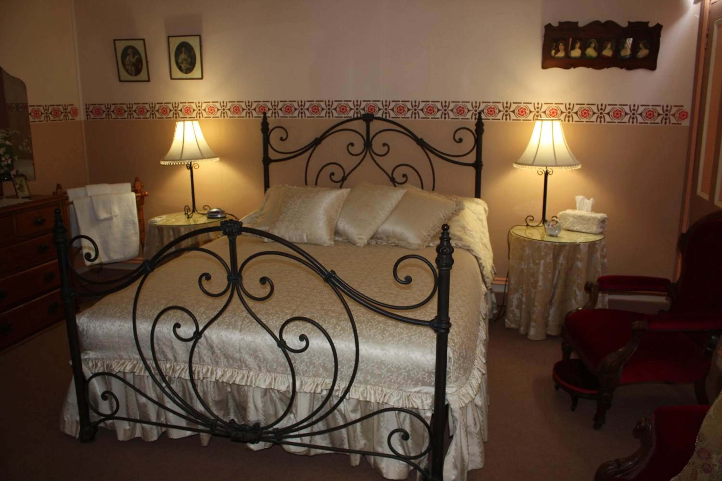 Bed in Westbury Gingerbread Cottages