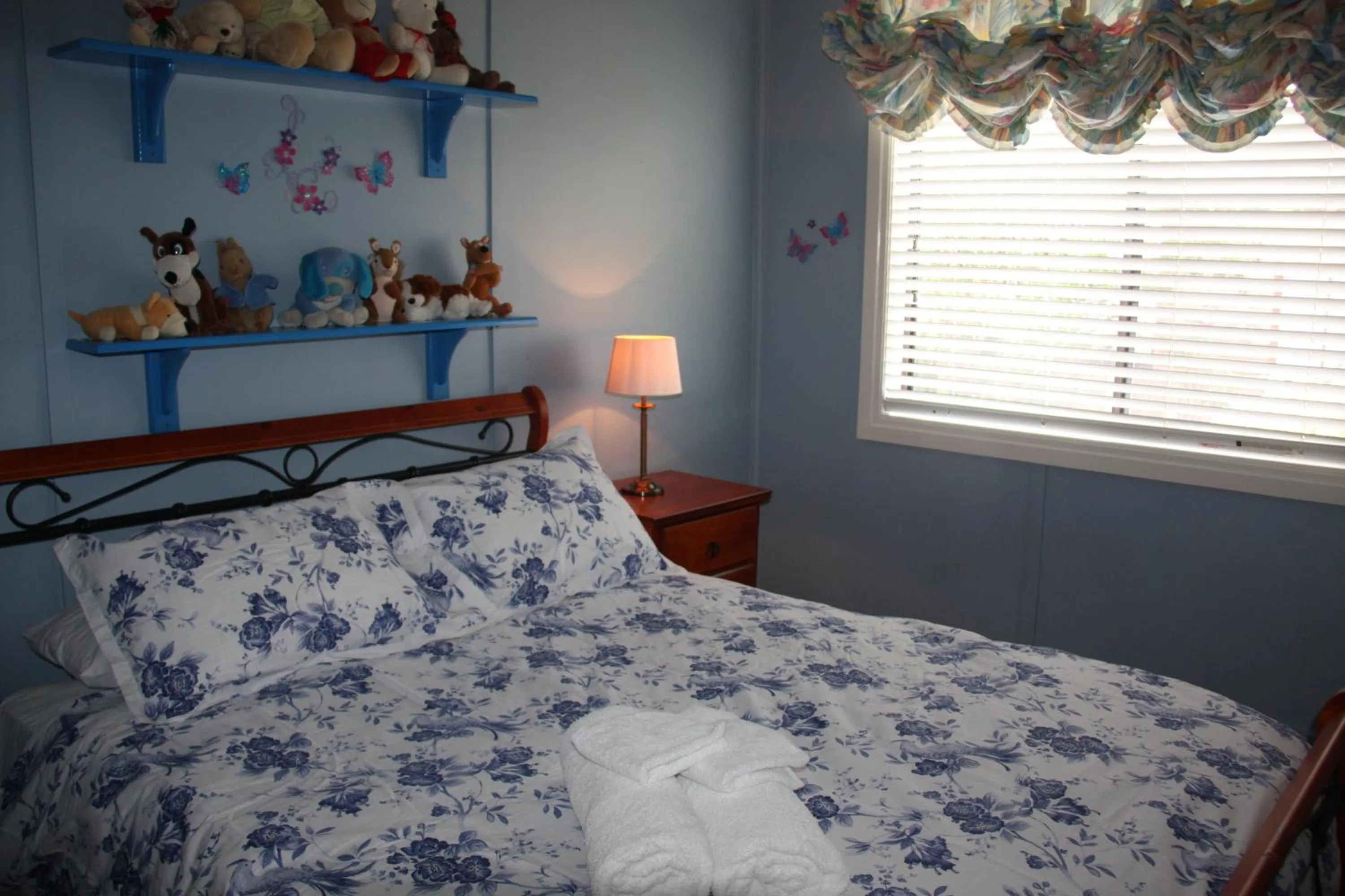 Bed in Westbury Gingerbread Cottages