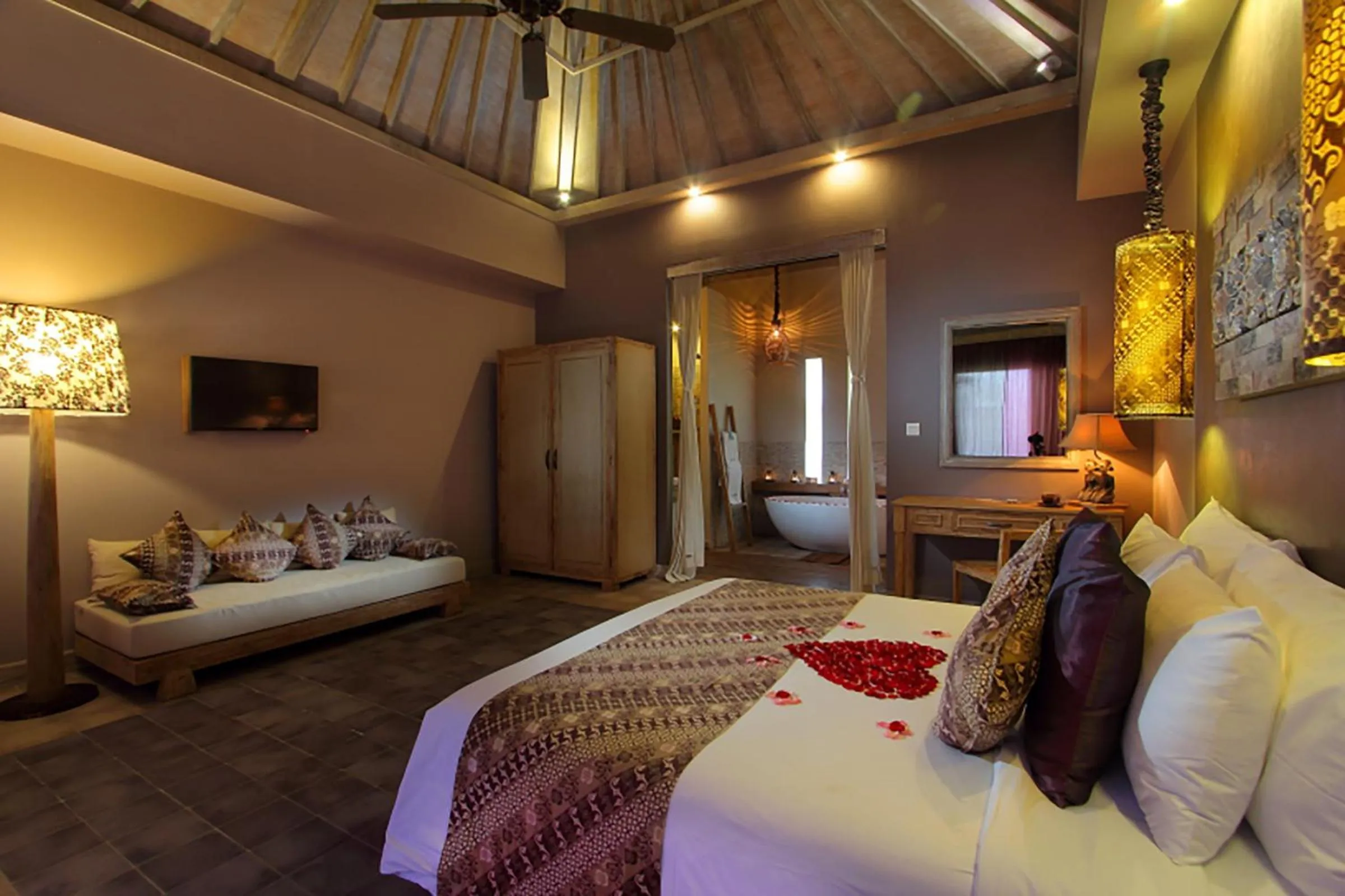 TV and multimedia, Bed in MATHIS Retreat Ubud