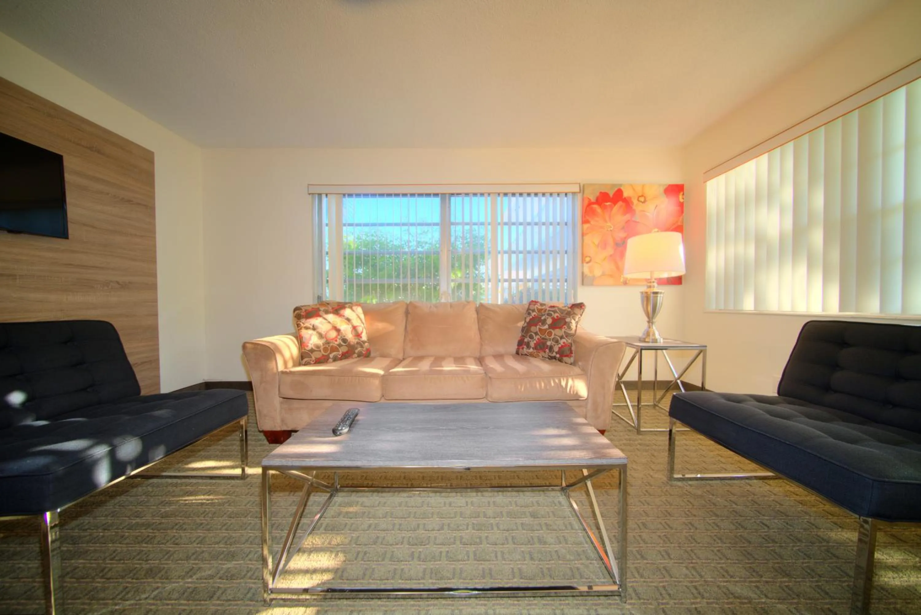 Living room in Club Lux Resort By The Beach