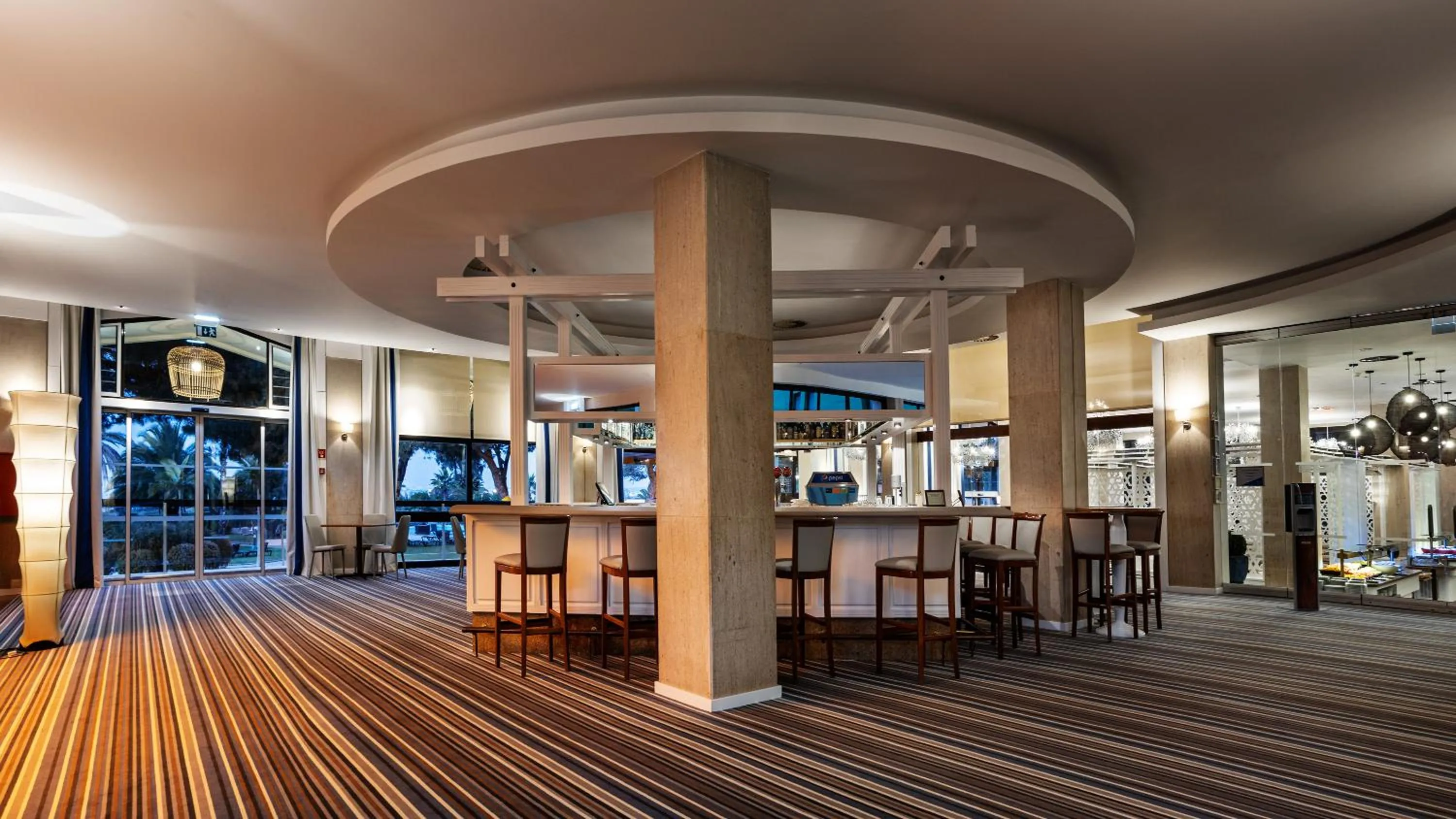 Lounge or bar in Pestana D. João II Beach & Golf Resort