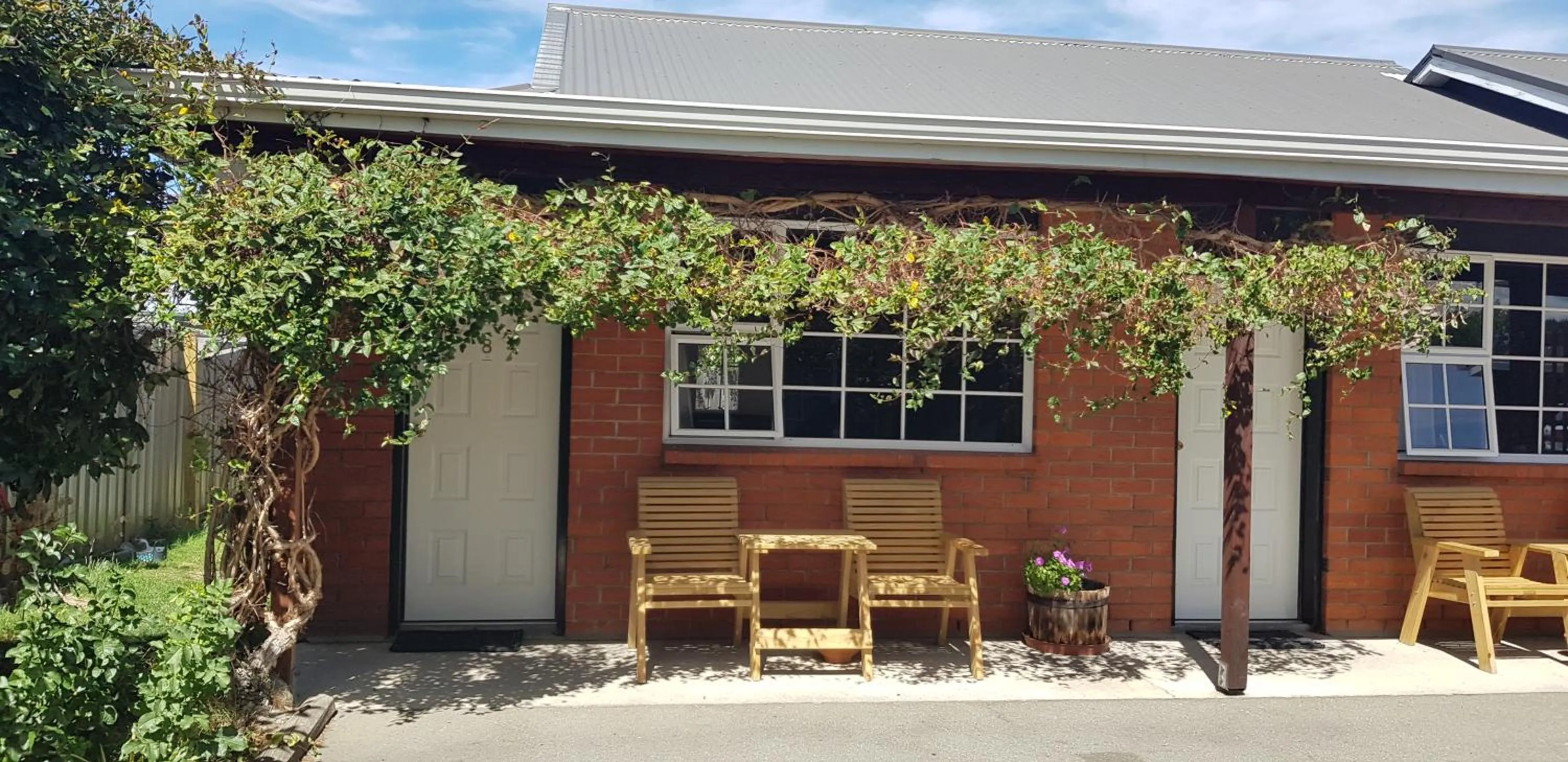 Property building in Colonial Motel