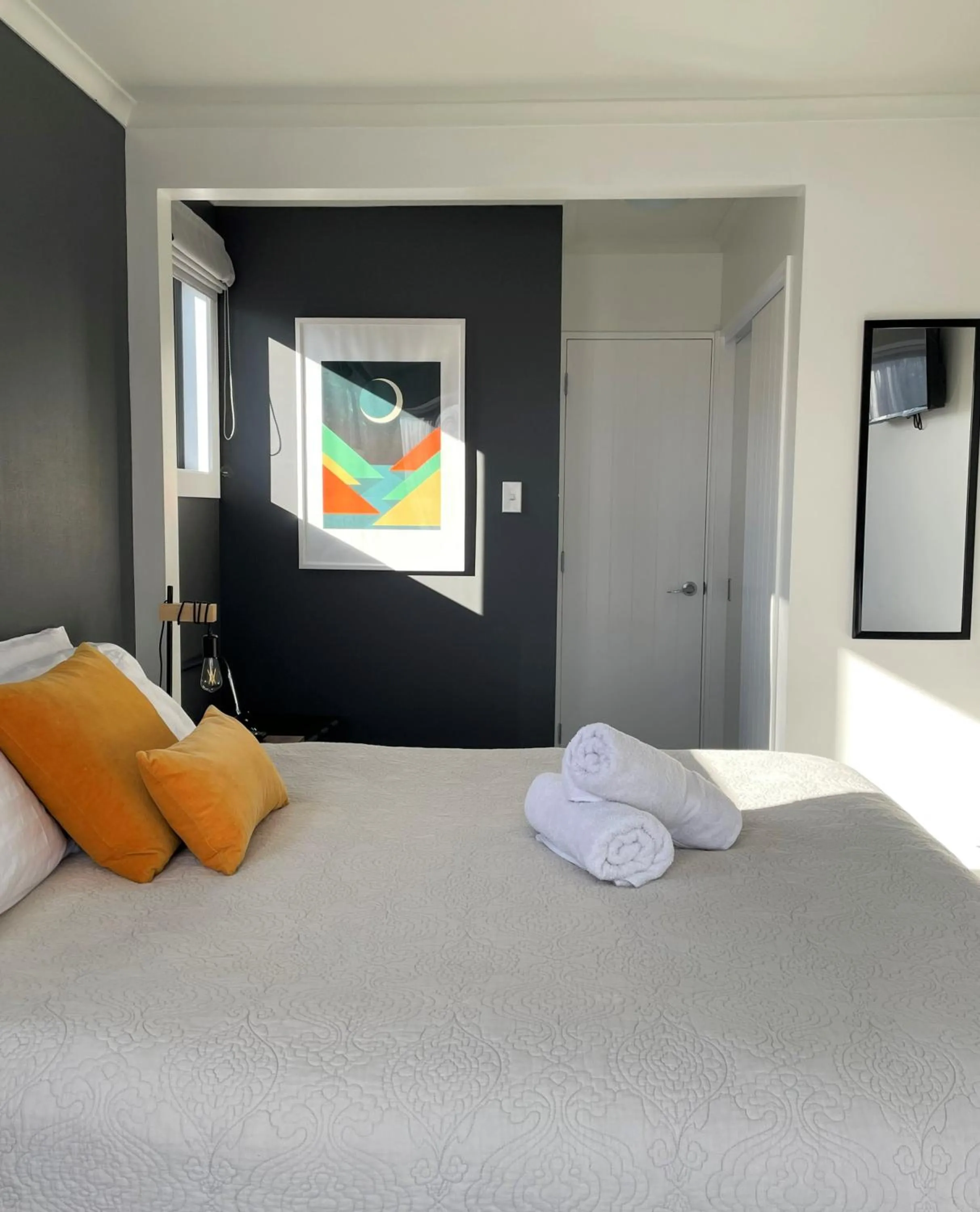 Bed in Colonial Motel