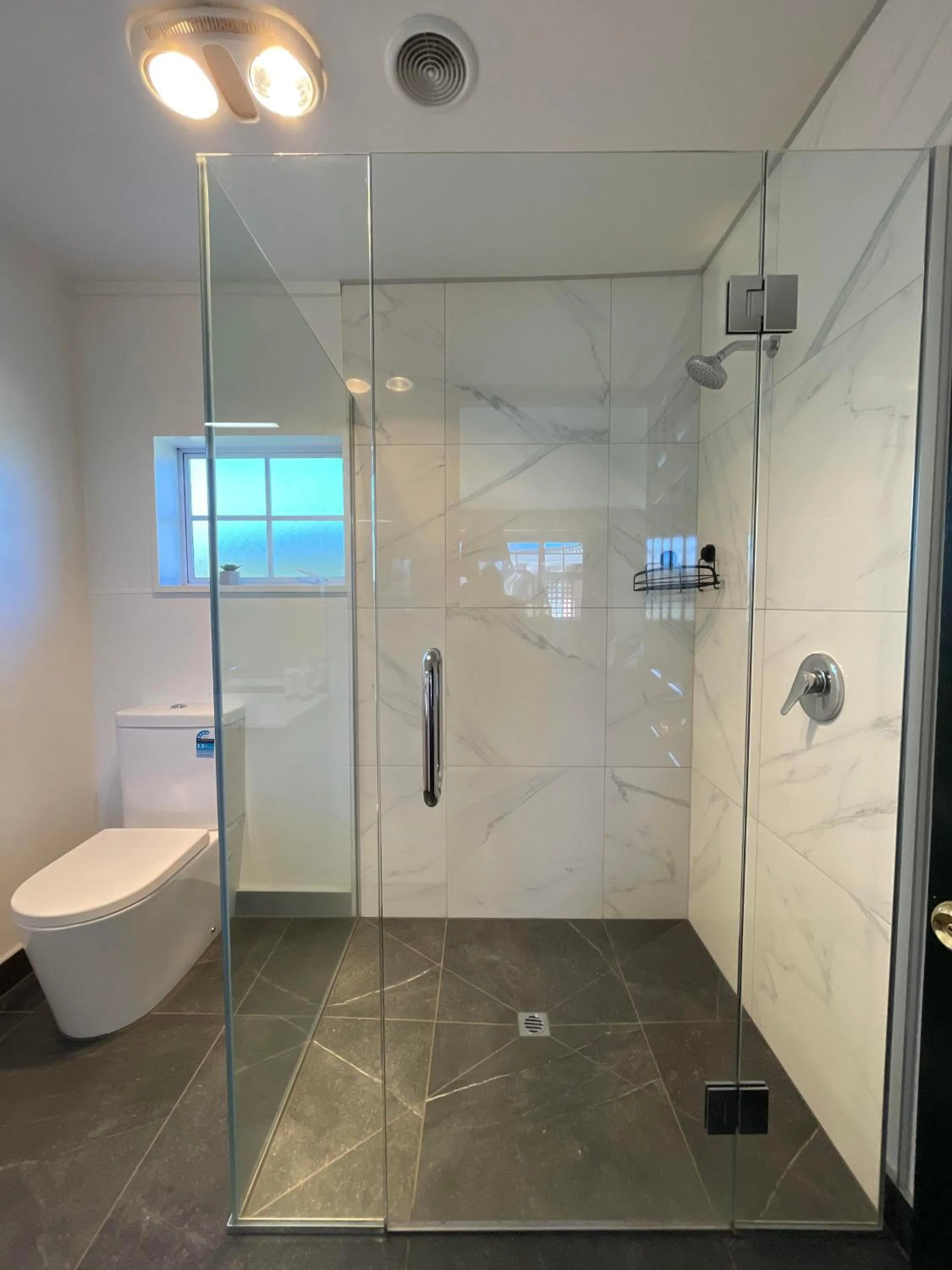 Bathroom in Colonial Motel