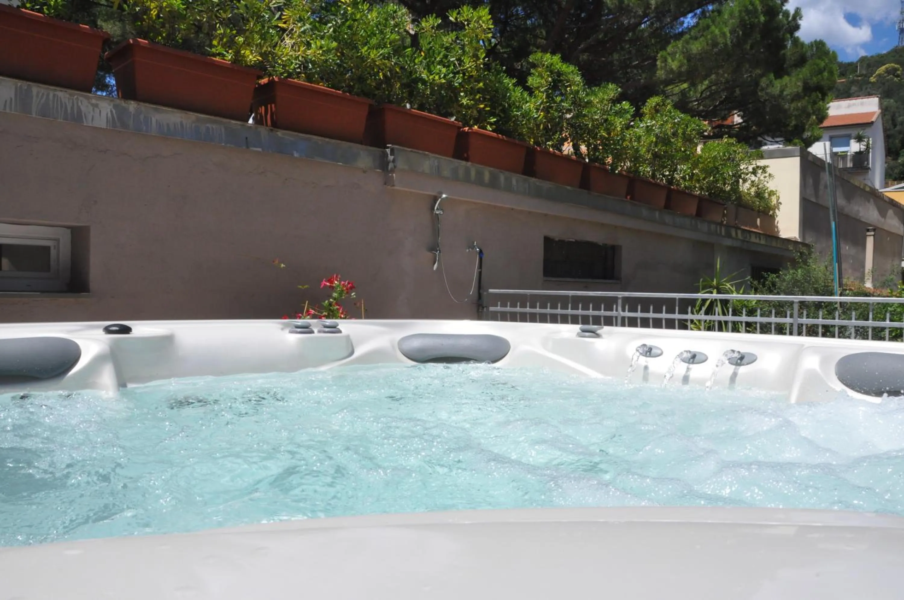 Hot Tub in Hotel Residence Paradiso