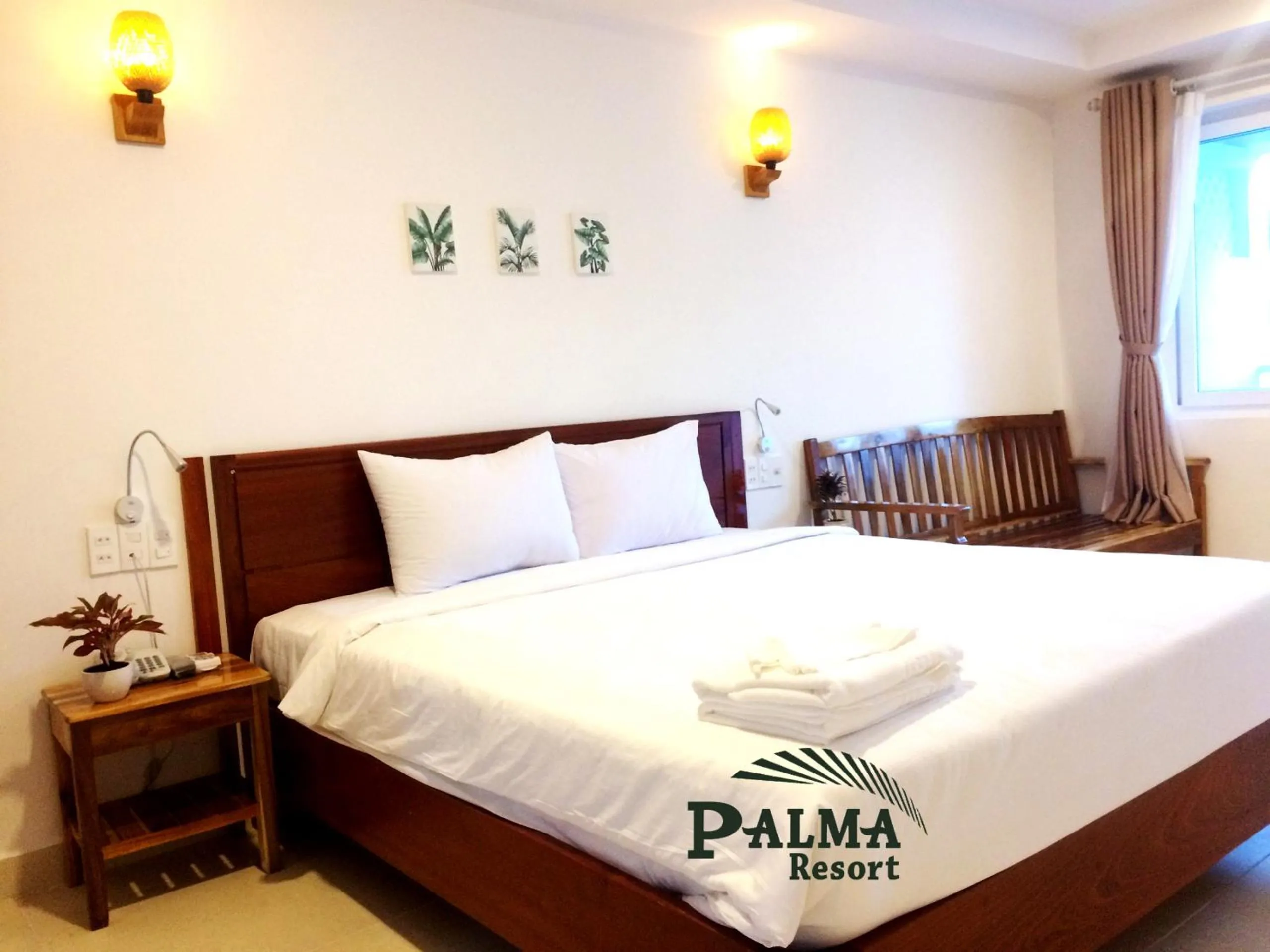 Property building, Bed in Palma Resort