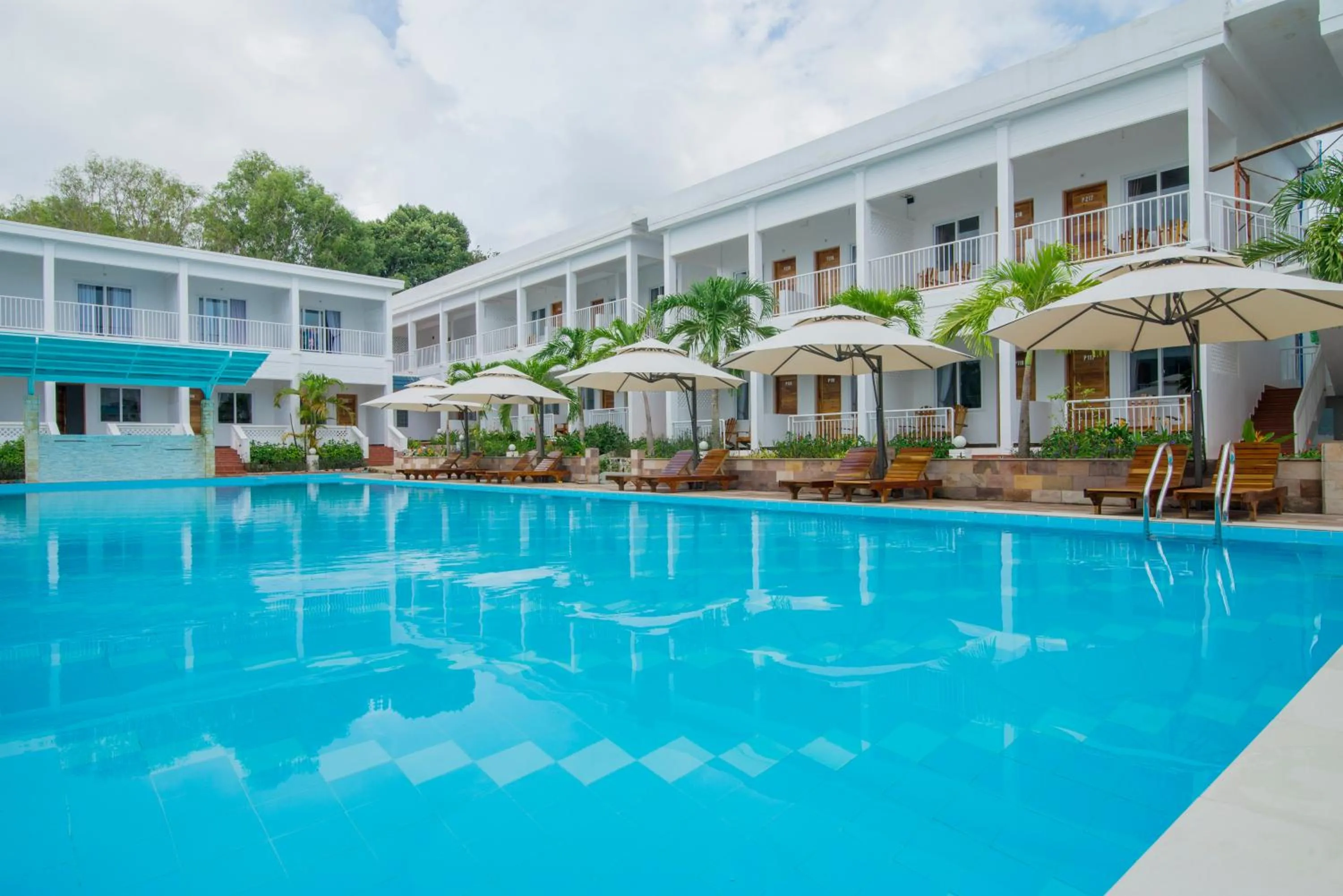 Swimming pool in Palma Resort