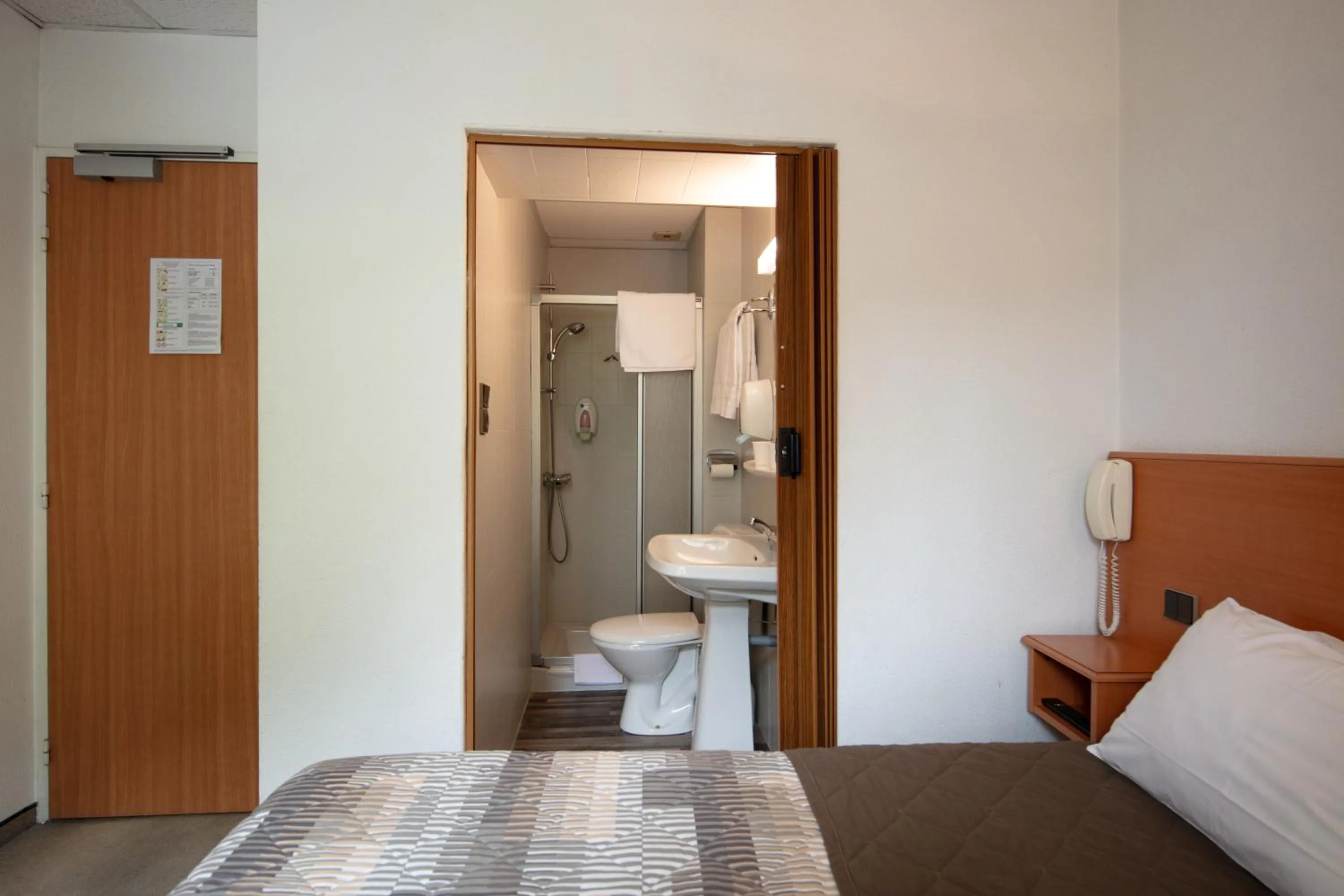 Bedroom, Bed in Hôtel Compostelle