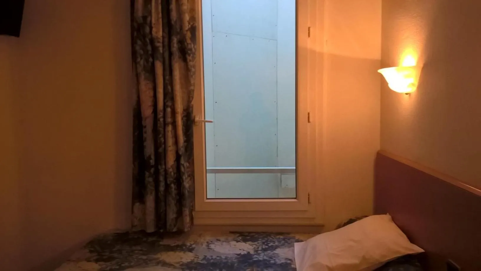 Bedroom, Bed in Hôtel Compostelle