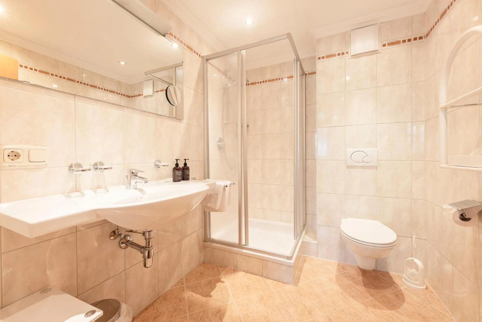 Bathroom in Alpenpension Pfurtscheller