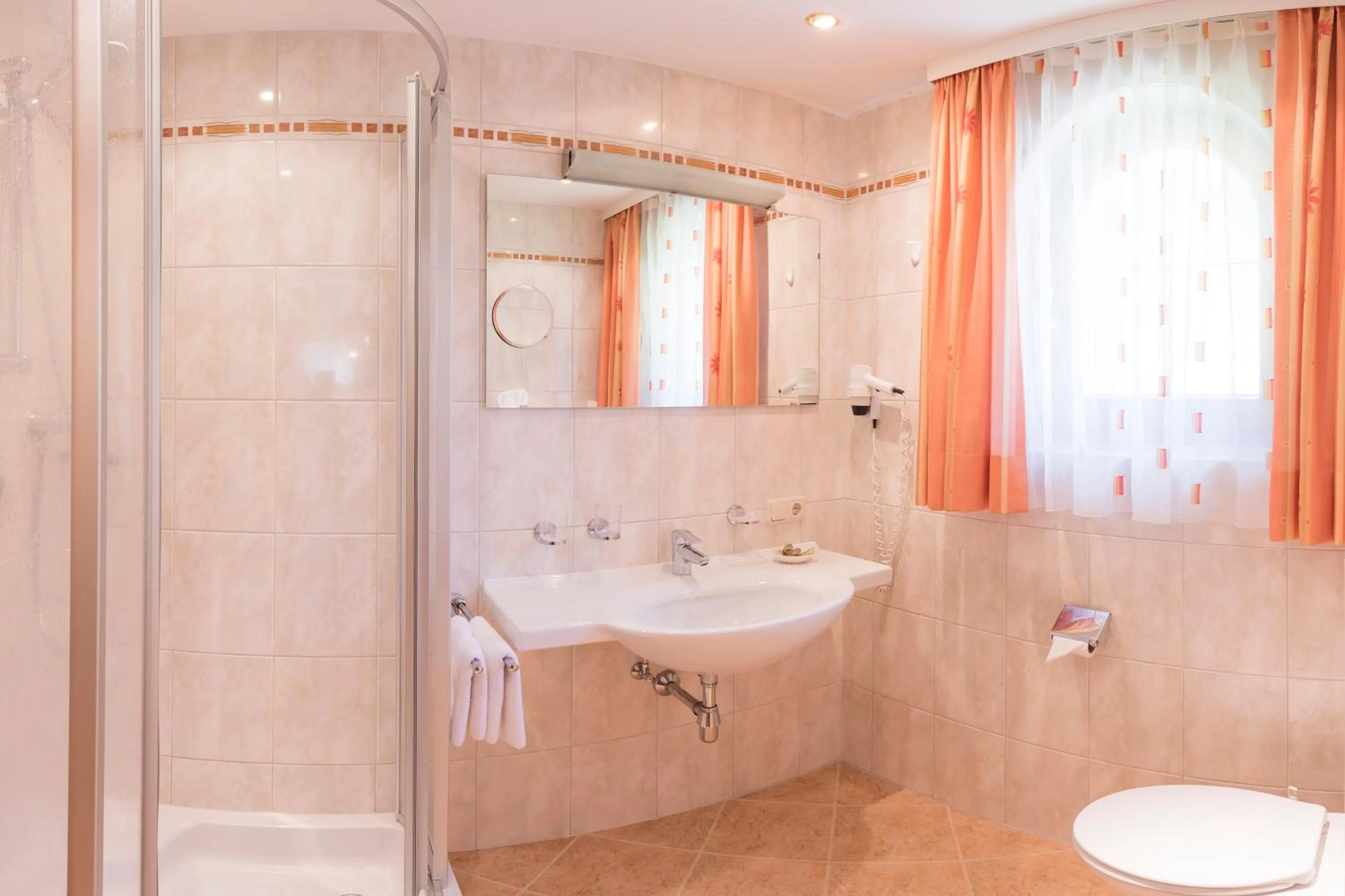 Bathroom in Alpenpension Pfurtscheller