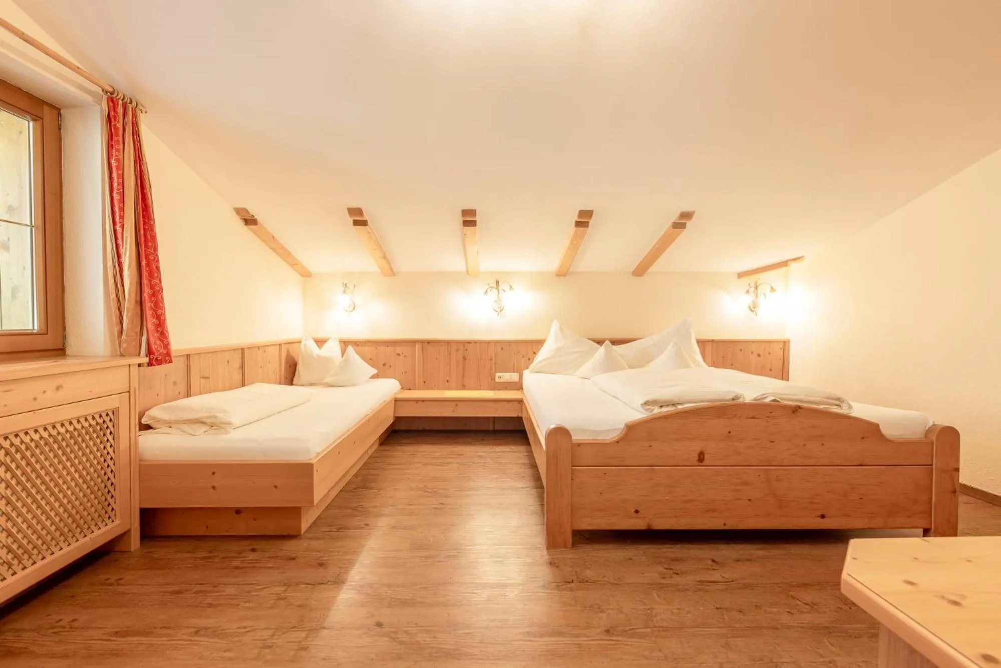 Photo of the whole room, Bed in Alpenpension Pfurtscheller