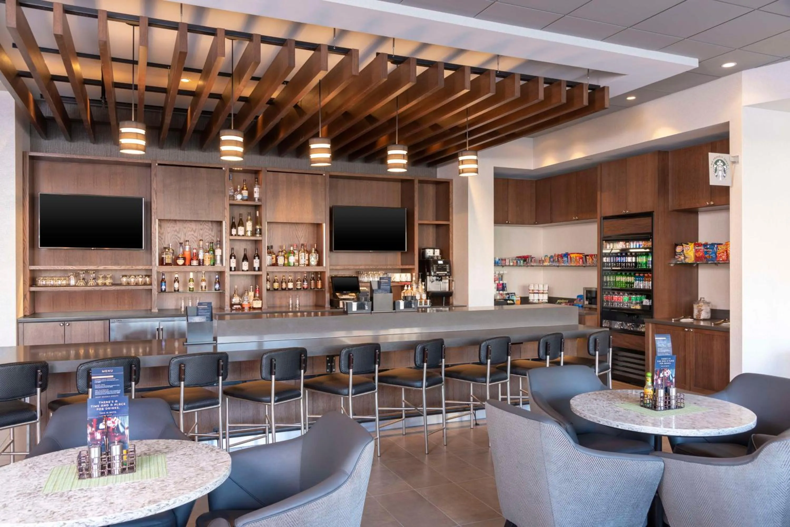 Lounge or bar in Hyatt Place Detroit/Royal Oak