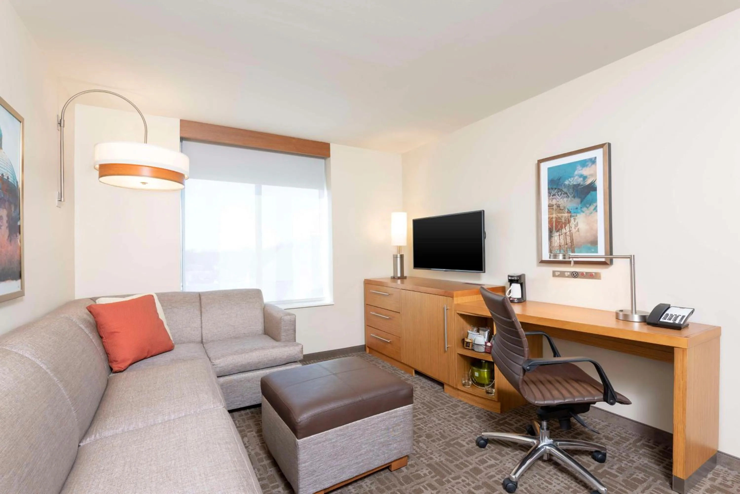 Bedroom in Hyatt Place Detroit/Royal Oak