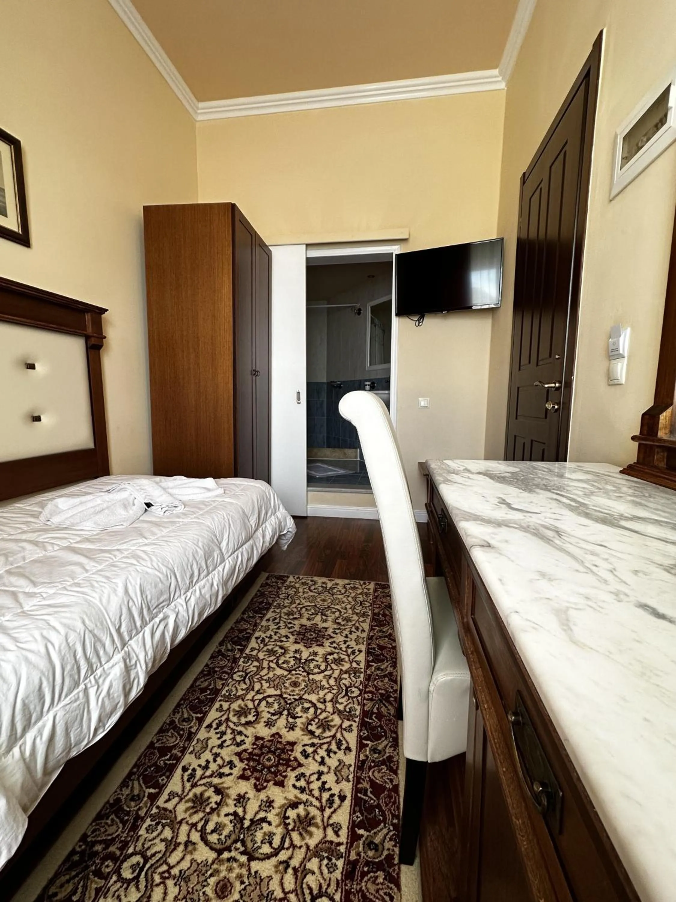 TV and multimedia in Hotel Aktaion Syros