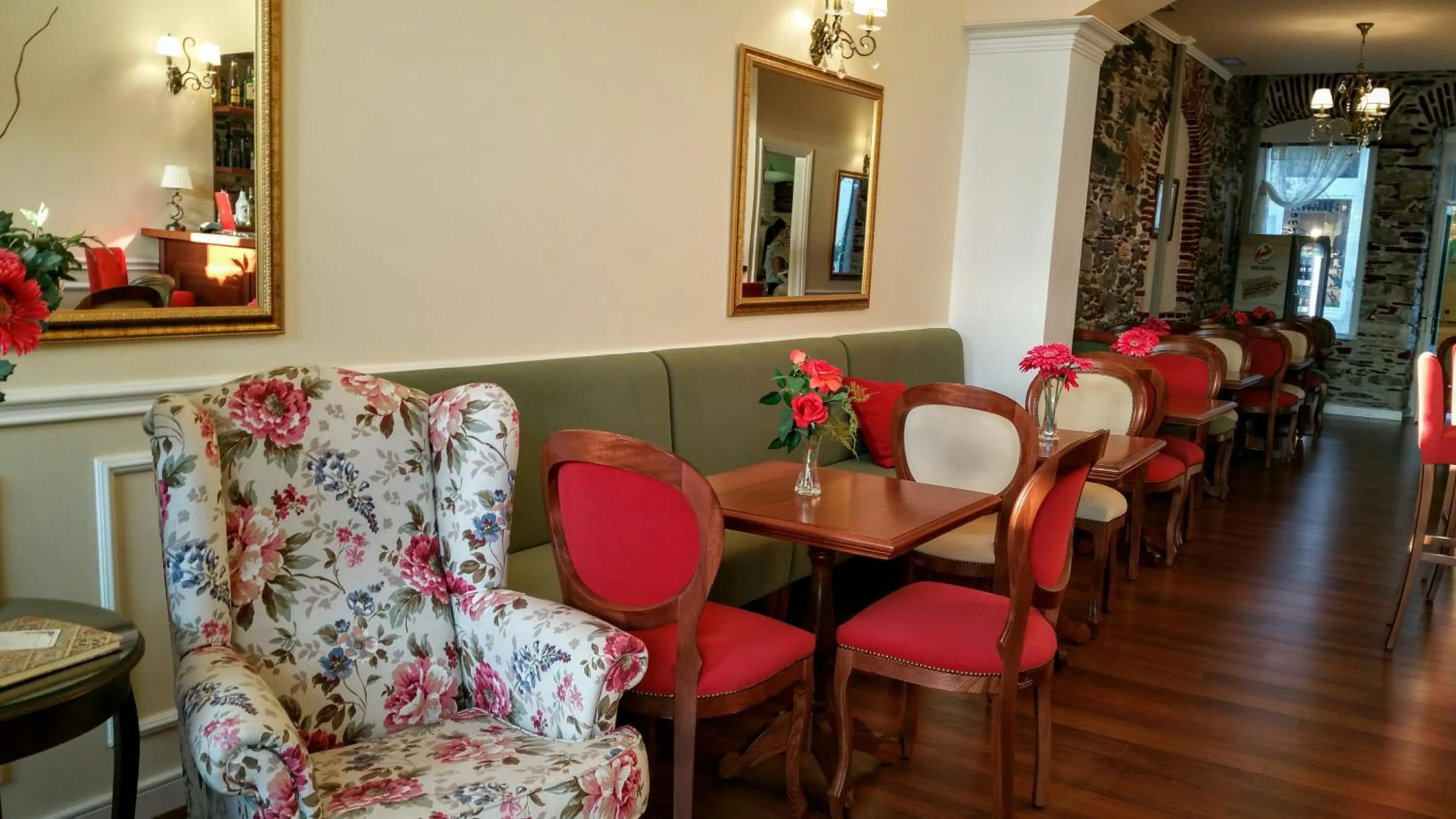 Breakfast in Hotel Aktaion Syros