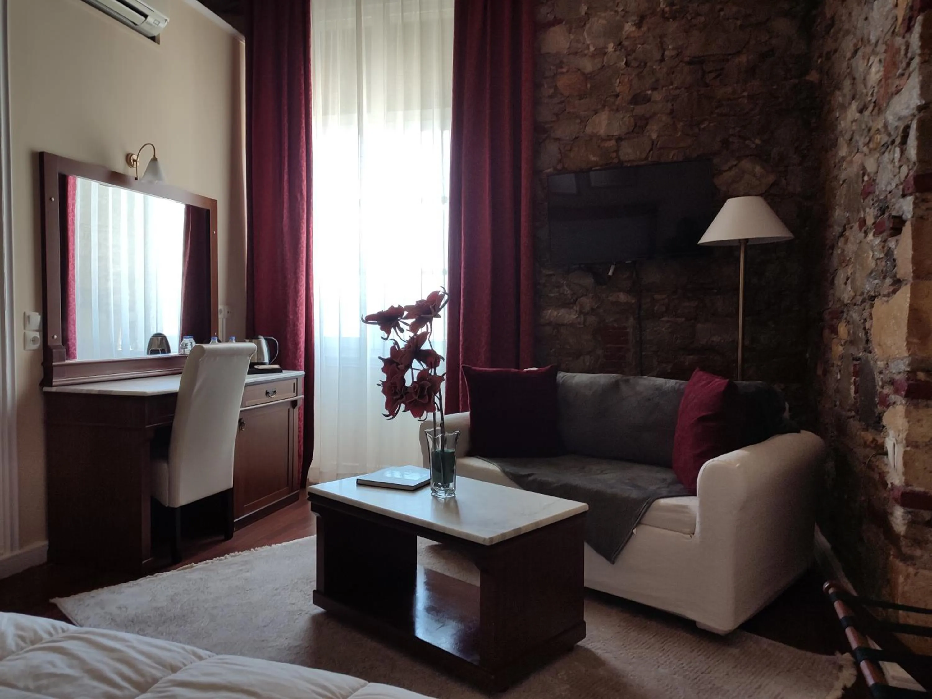 TV and multimedia in Hotel Aktaion Syros