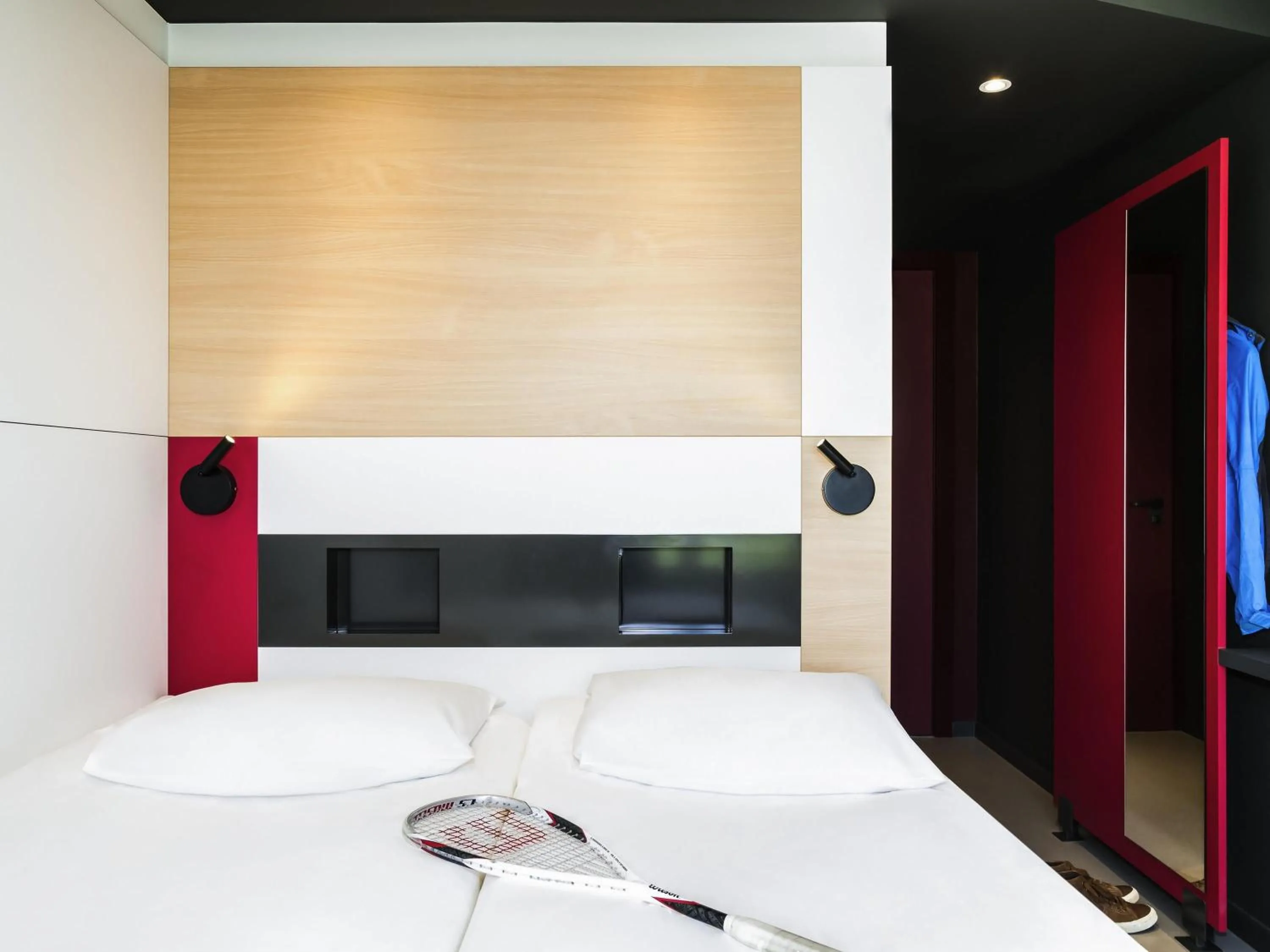 Bedroom, Bed in ibis Budget Knokke
