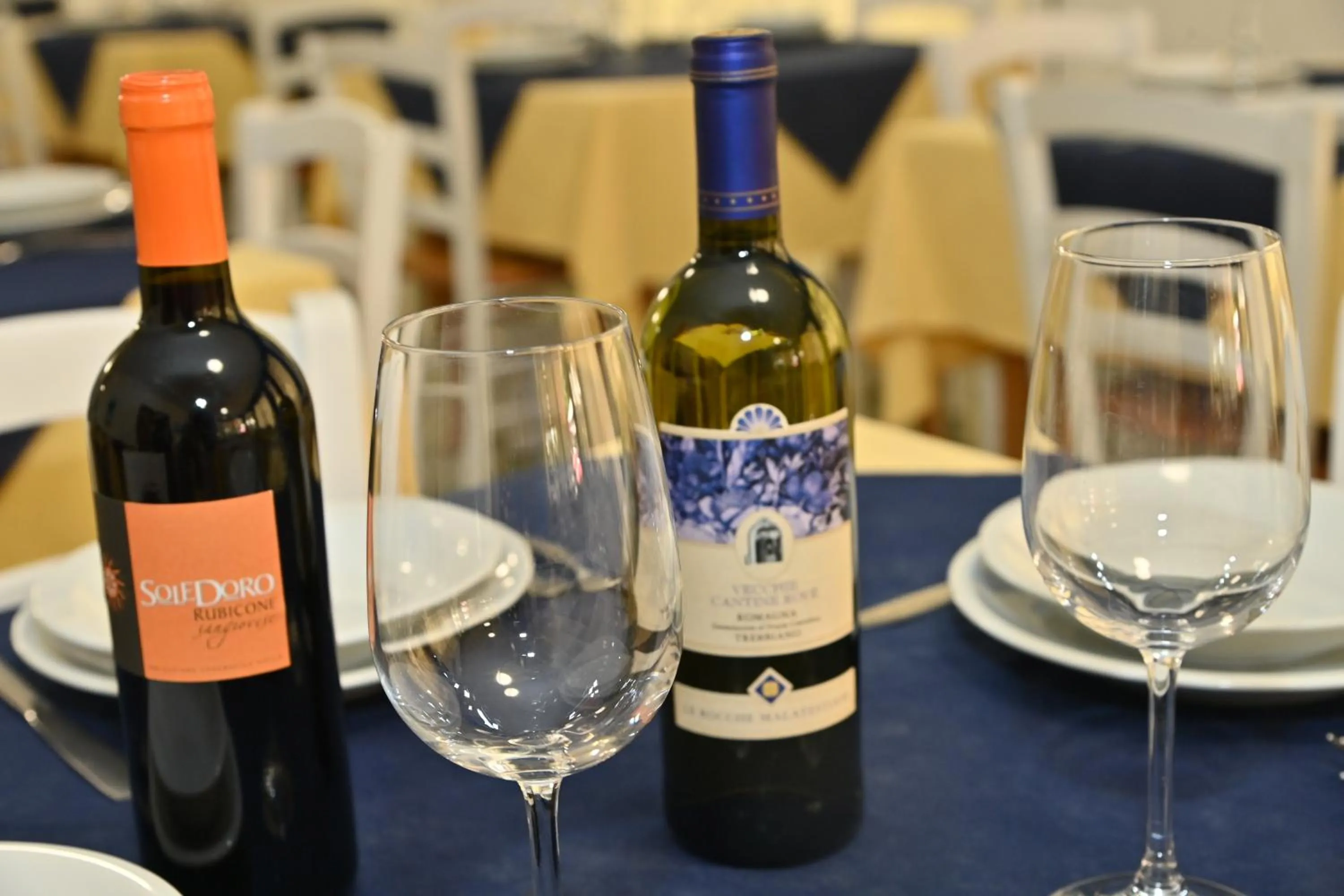 Restaurant/places to eat in Hotel ITALY