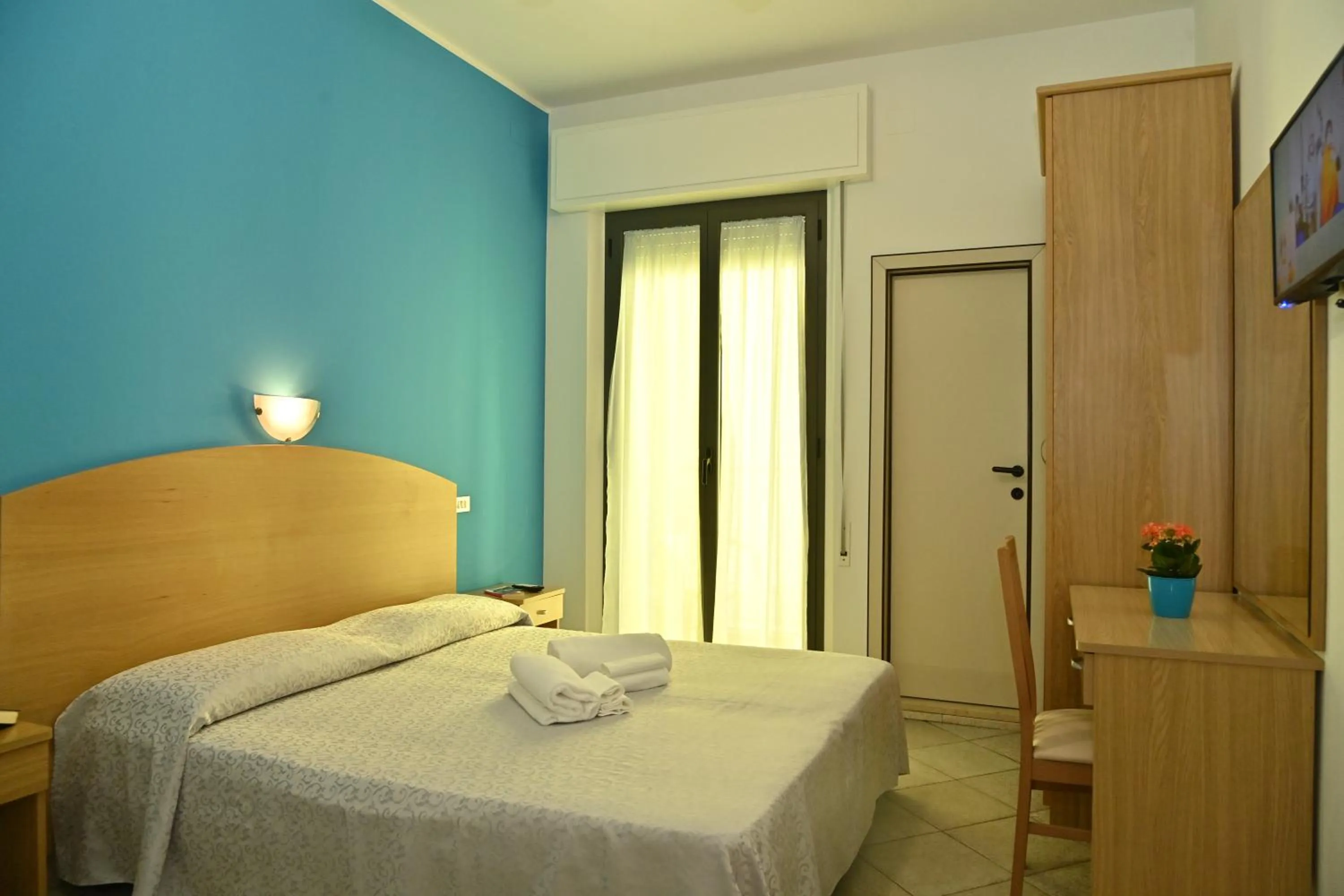 Photo of the whole room in Hotel ITALY