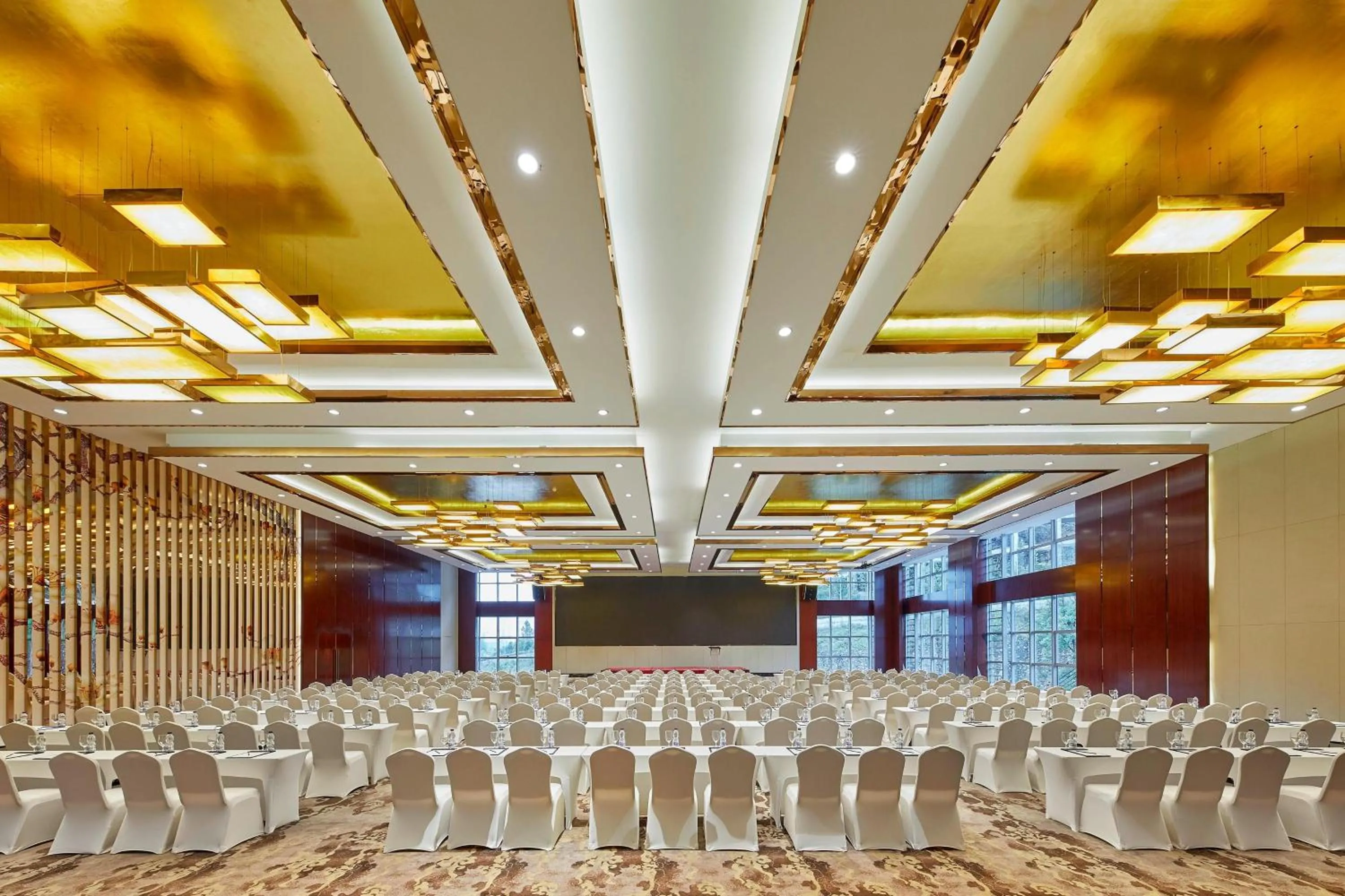 Meeting/conference room in Four Points by Sheraton Liupanshui