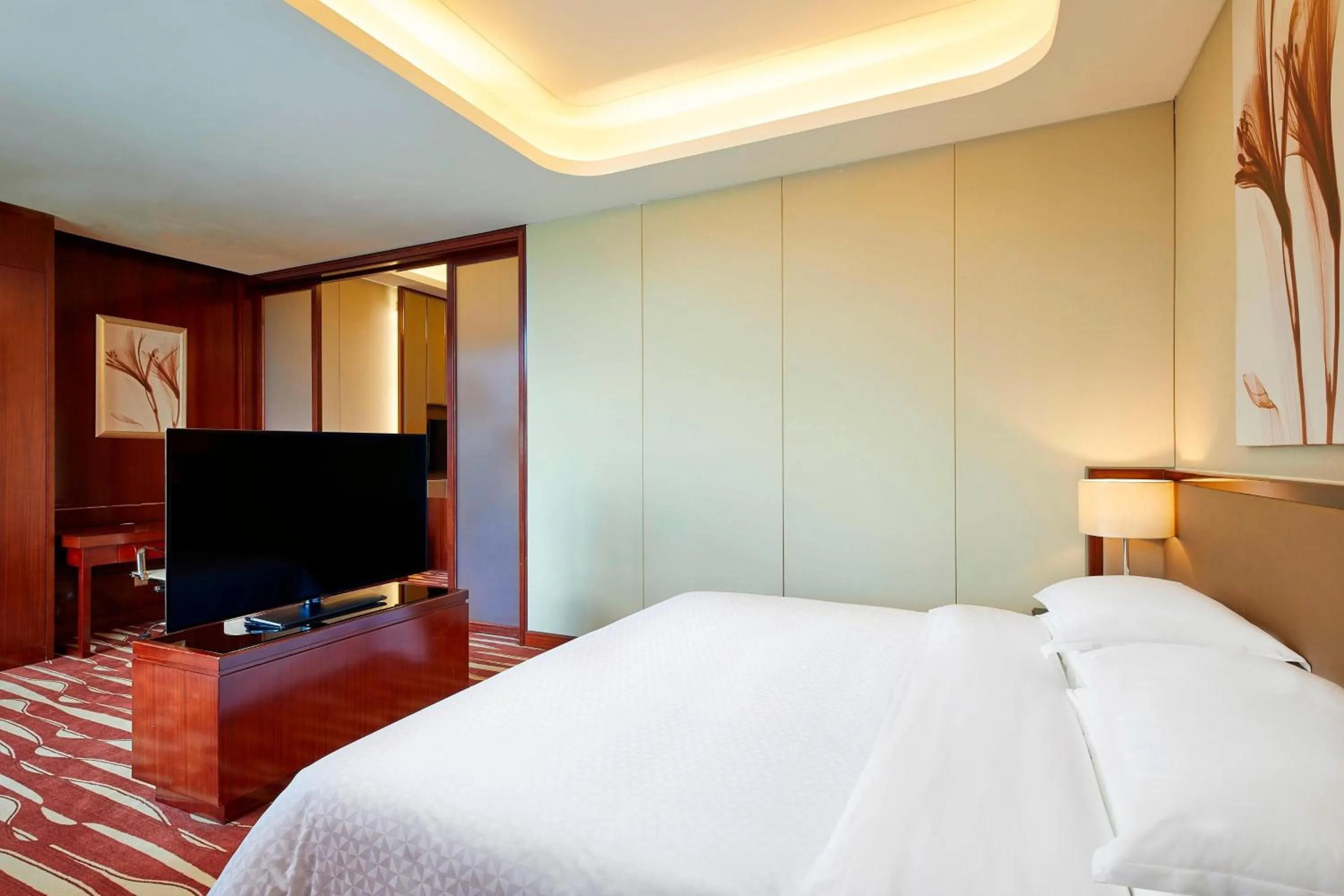 Photo of the whole room, Bed in Four Points by Sheraton Liupanshui