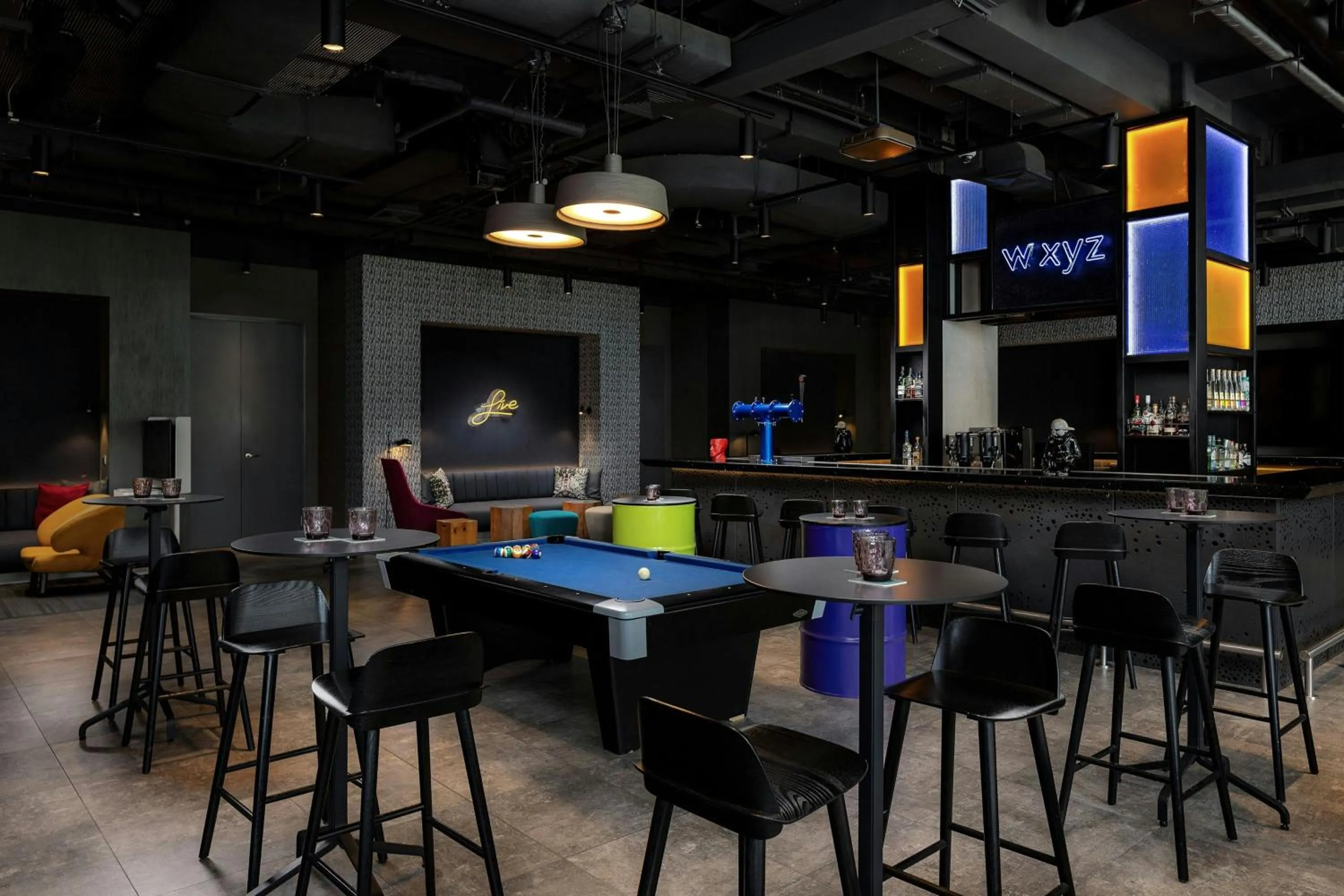 Swimming pool in Aloft Lima Miraflores