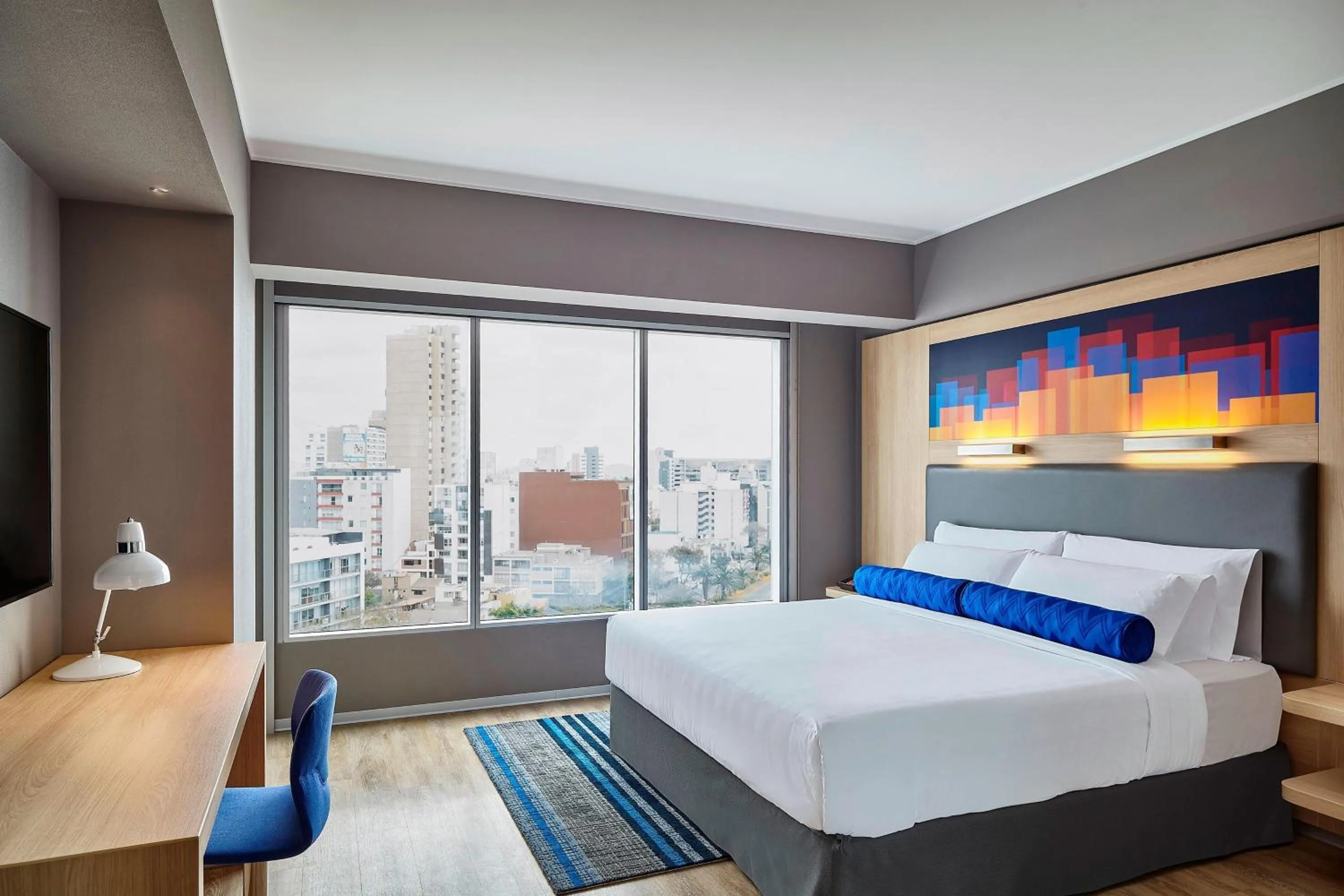 Photo of the whole room, Bed in Aloft Lima Miraflores