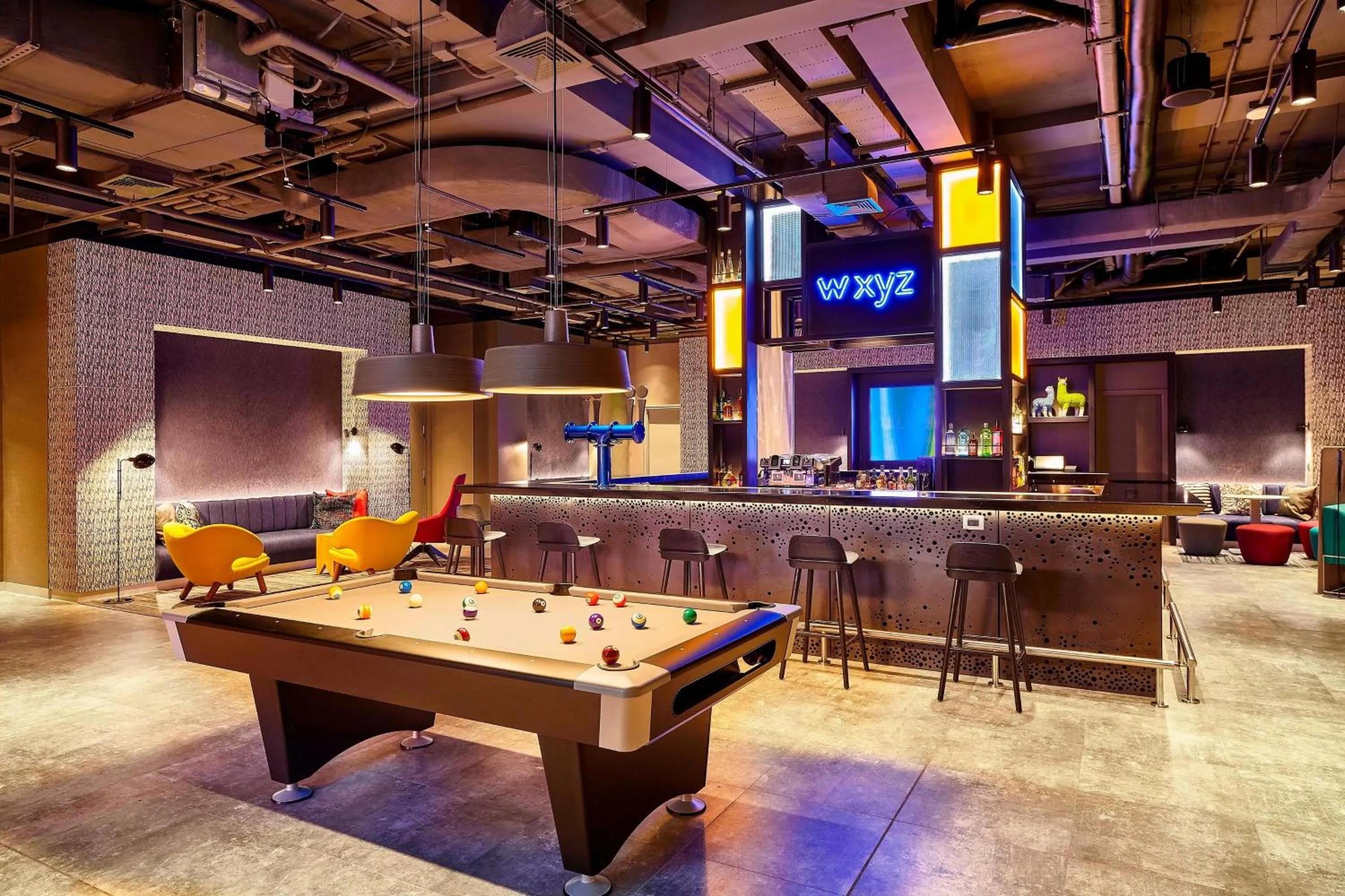 Lounge or bar in Aloft Lima Miraflores