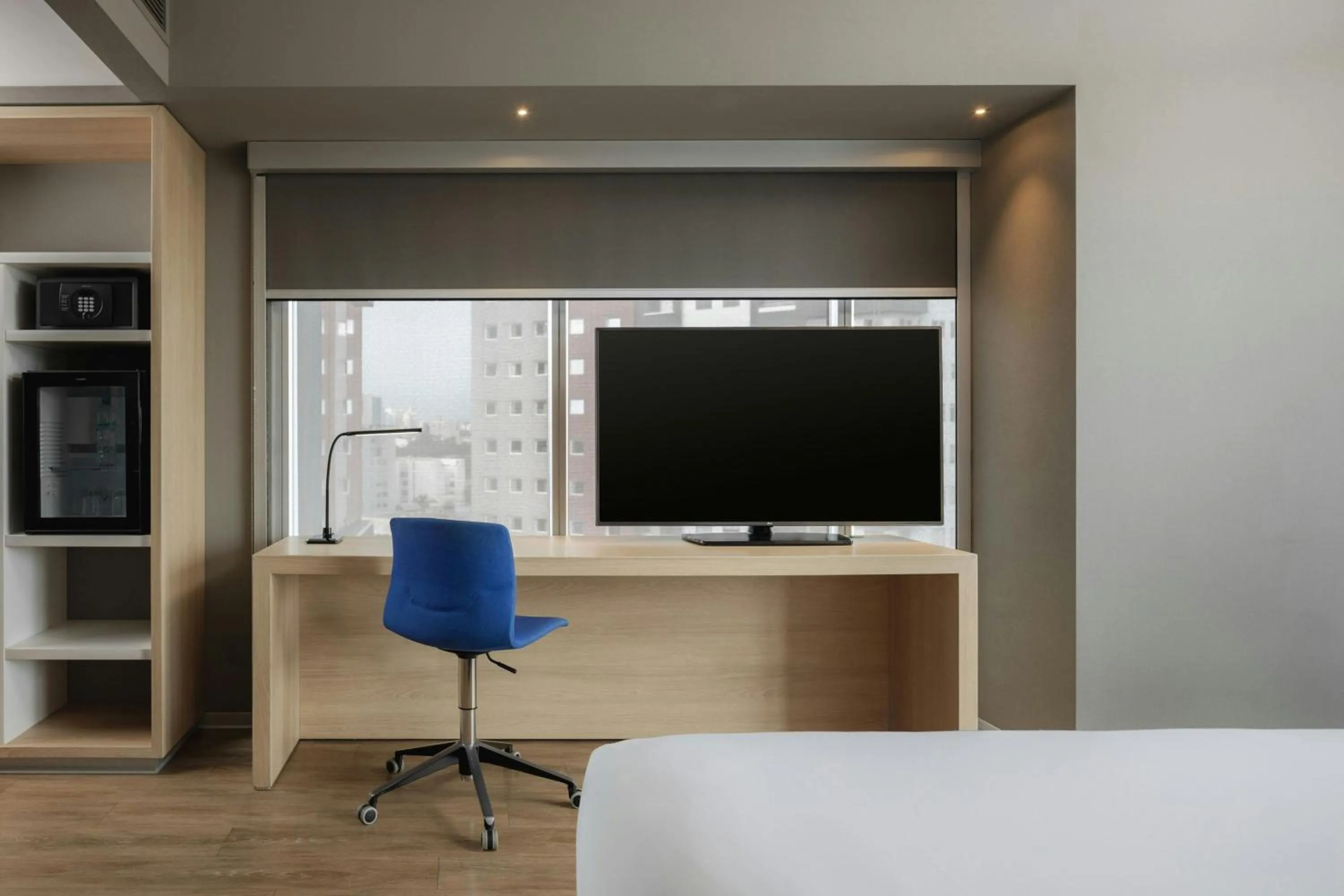 Photo of the whole room in Aloft Lima Miraflores